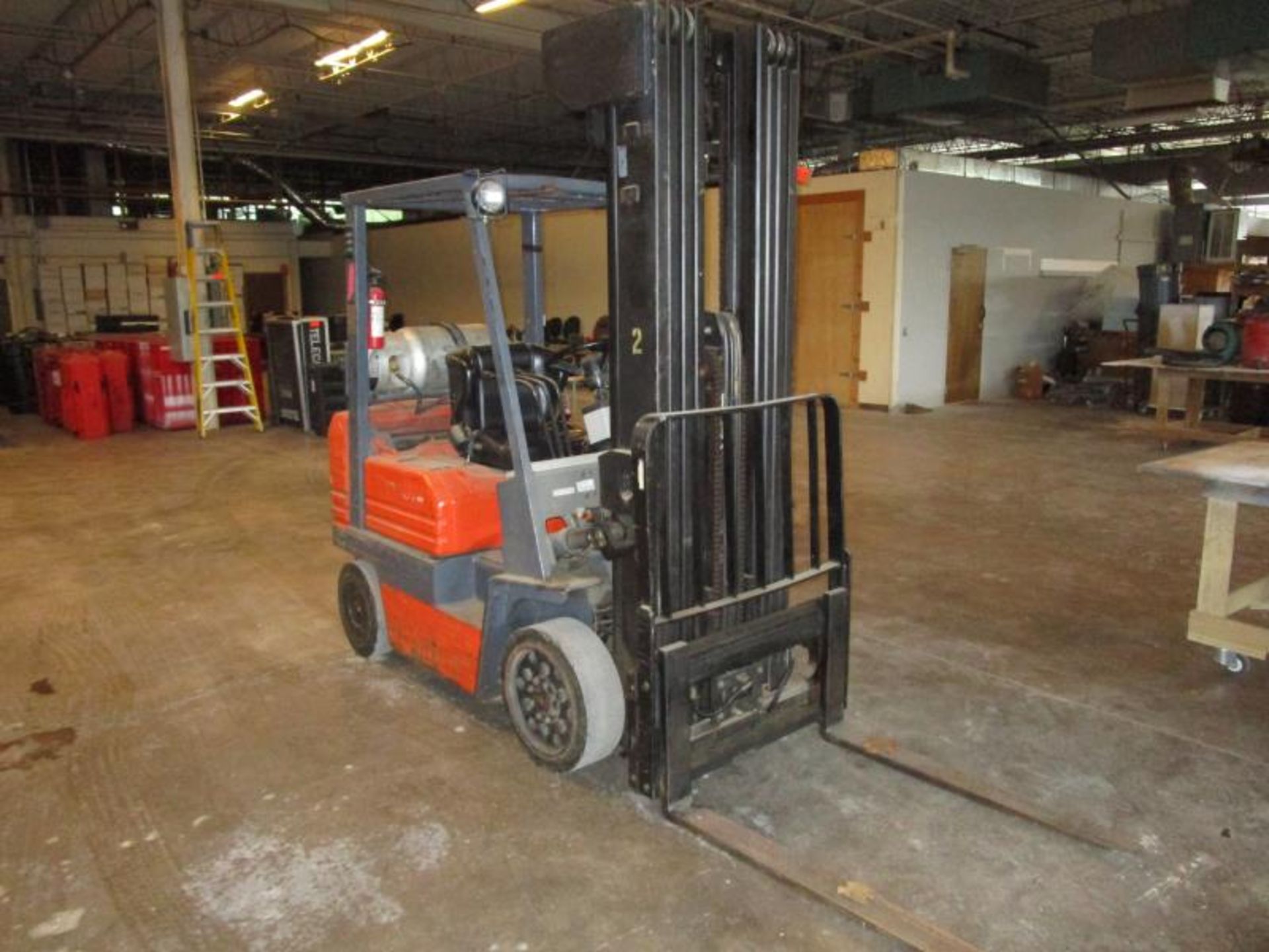 Toyota Forklift Truck, Model: 5FGC25, SN: 5FGCU25-822279, Approx. Weight: 8480 Lbs., Type: LP, - Image 6 of 10