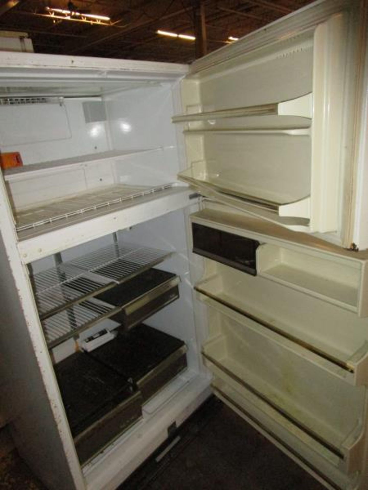 Kenmore Refrigerator / Freezer, Off-White - Image 2 of 3