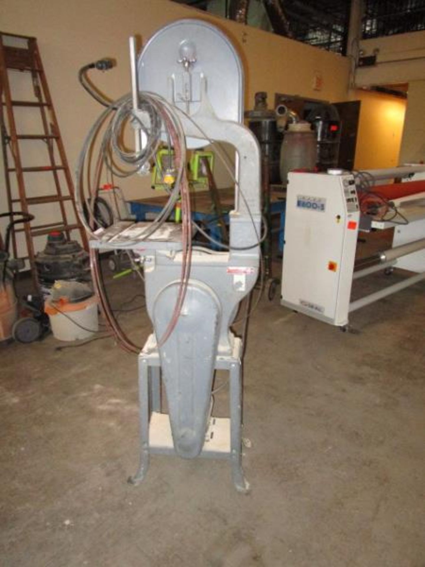 Delta Rockwell Band Saw, Model: 28, Sn: DD660 14" x 14" Table x 14" Table