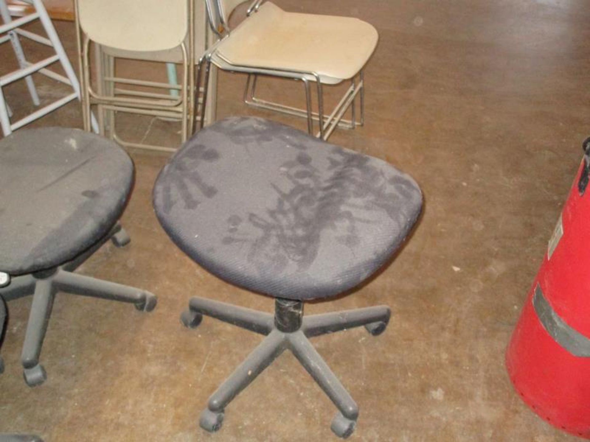(10) Assorted Office Chairs on Casters, Fabric Seat / Back - 1 w/ Broken Back, (1) Rolling Stool - Image 10 of 14