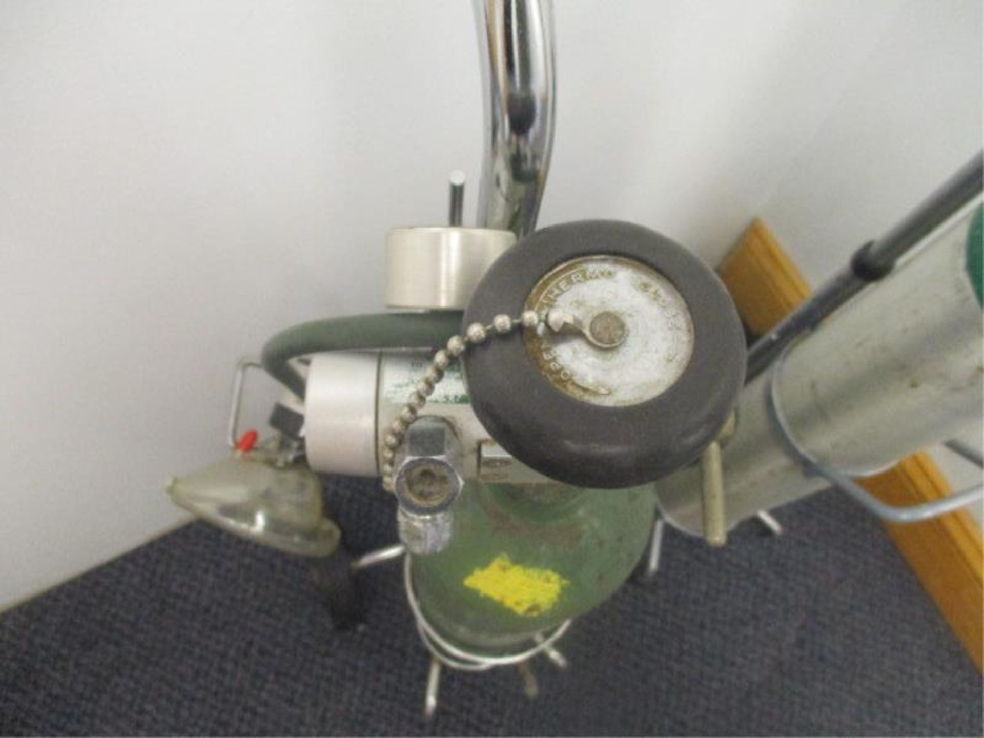 (2) Oxygen Tanks w/ Cart & Regulator - Image 3 of 4