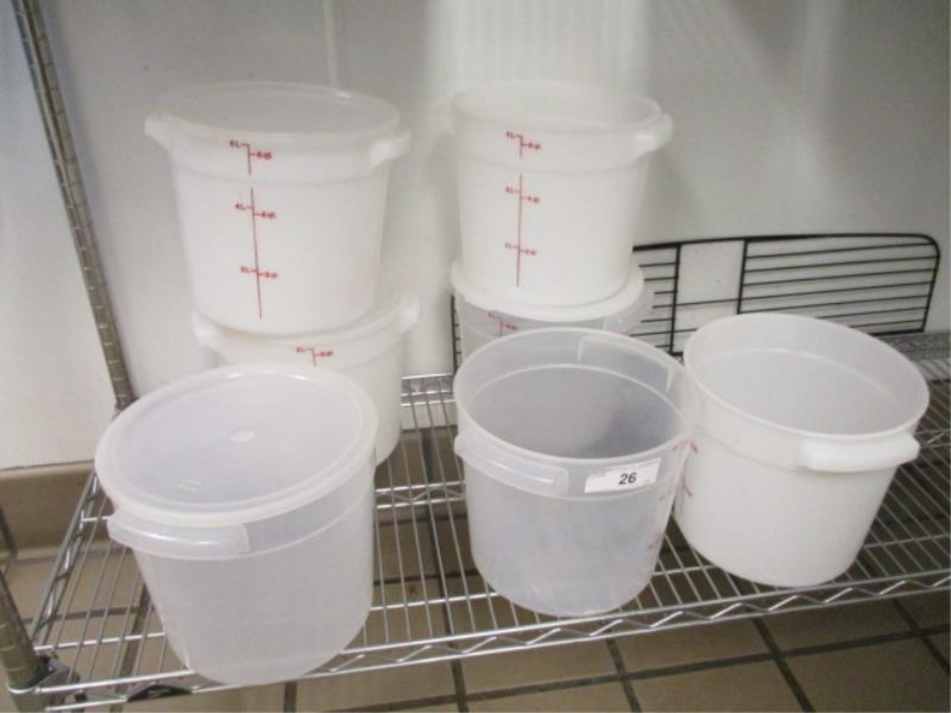 (7) 6 pt plastic containers, 2 have slotted bottoms