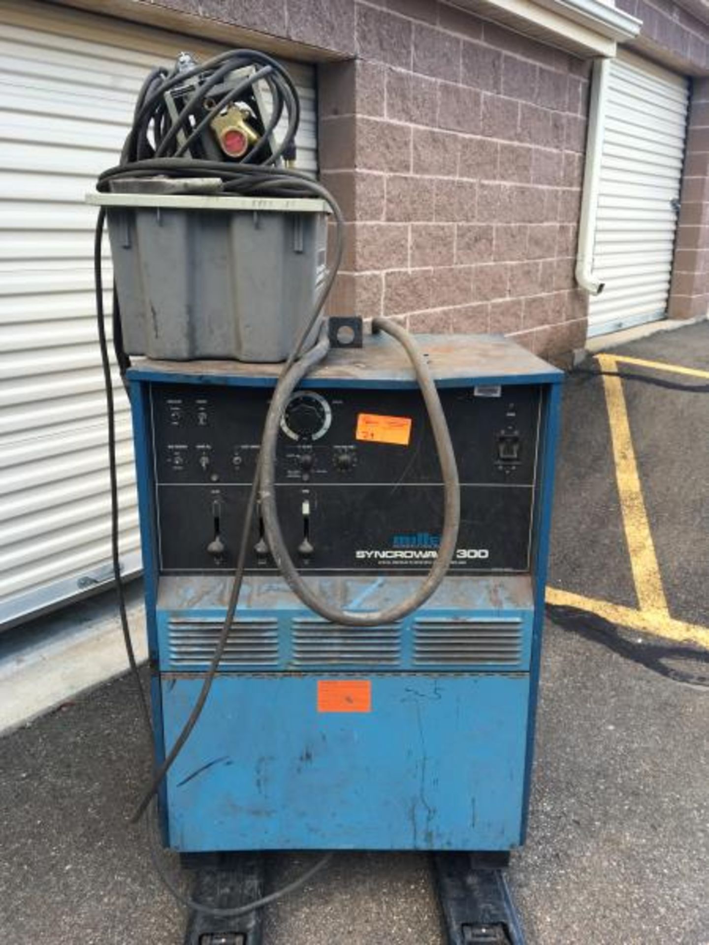 Miller Syncrowave 300 AC/DC Gas Tungsten with Bernard Water Cooler Single Phase - Bild 9 aus 9