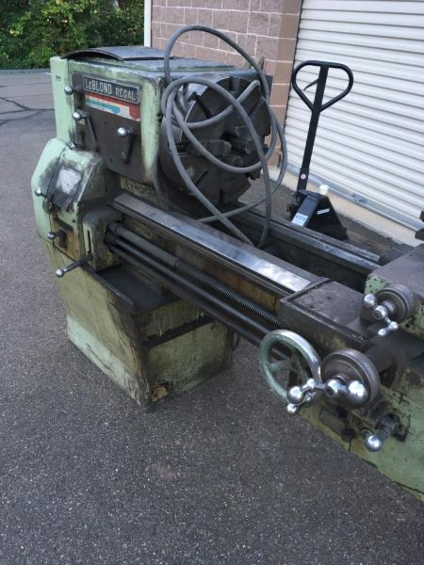 Leblond Regal Lathe with 4Jaw Chuck, Tool Post Holder, Tail Stock and Horton 15-150 Model Chuck - Image 11 of 11