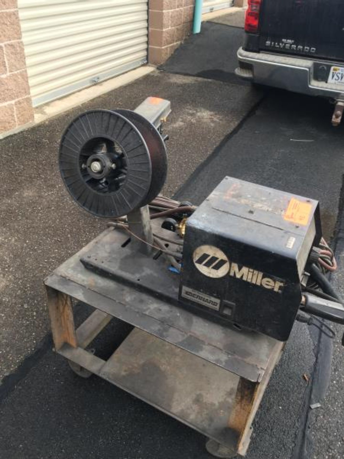 Miller R-115 115V Wire Feeder w Stand, hoses gauges S/N:LH080497W - Image 5 of 6