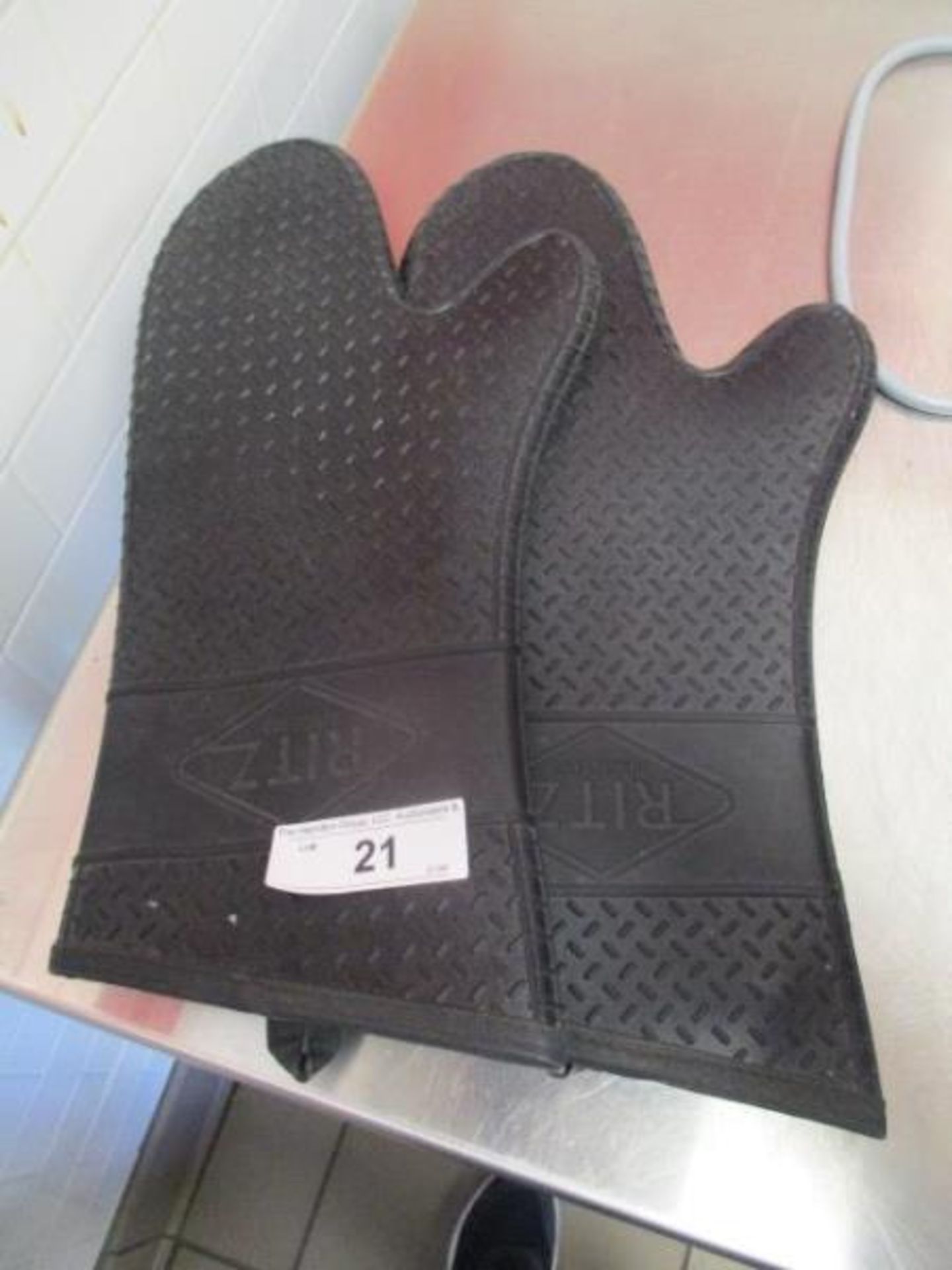 Ritz Gloves