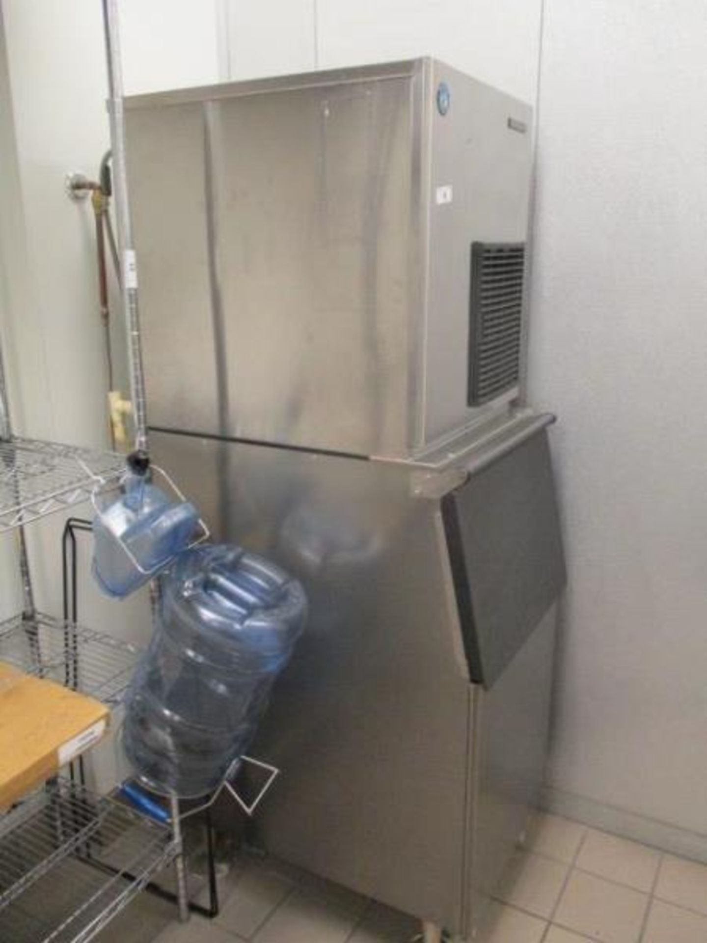 Hoshizaki Ice Machine, Model: F801MWJ-C, SN: F02618D, w/ Bucket & Scoop - Bild 4 aus 4