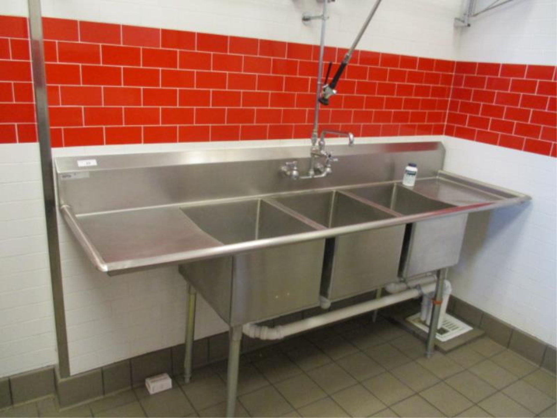 8' 3 Compartment SInk w/ Sprayer Dul Side Drainboard