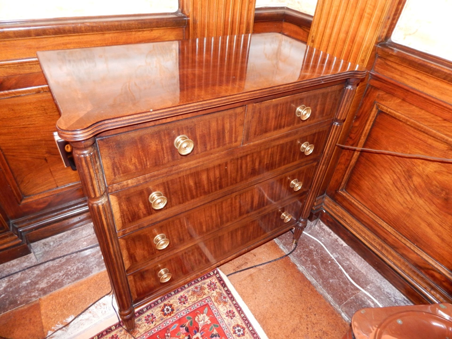 Henredon 5 Drawer Banded Mahogany Chest