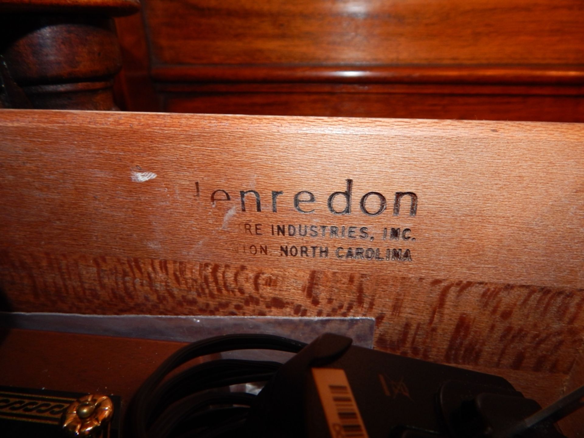 Henredon 5 Drawer Banded Mahogany Chest - Image 4 of 5