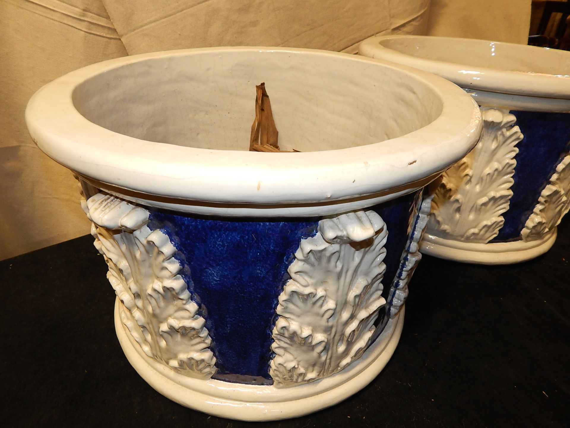 (2) Acanthus-Leaf Urns, 12" Tall, matched pair - Image 2 of 3