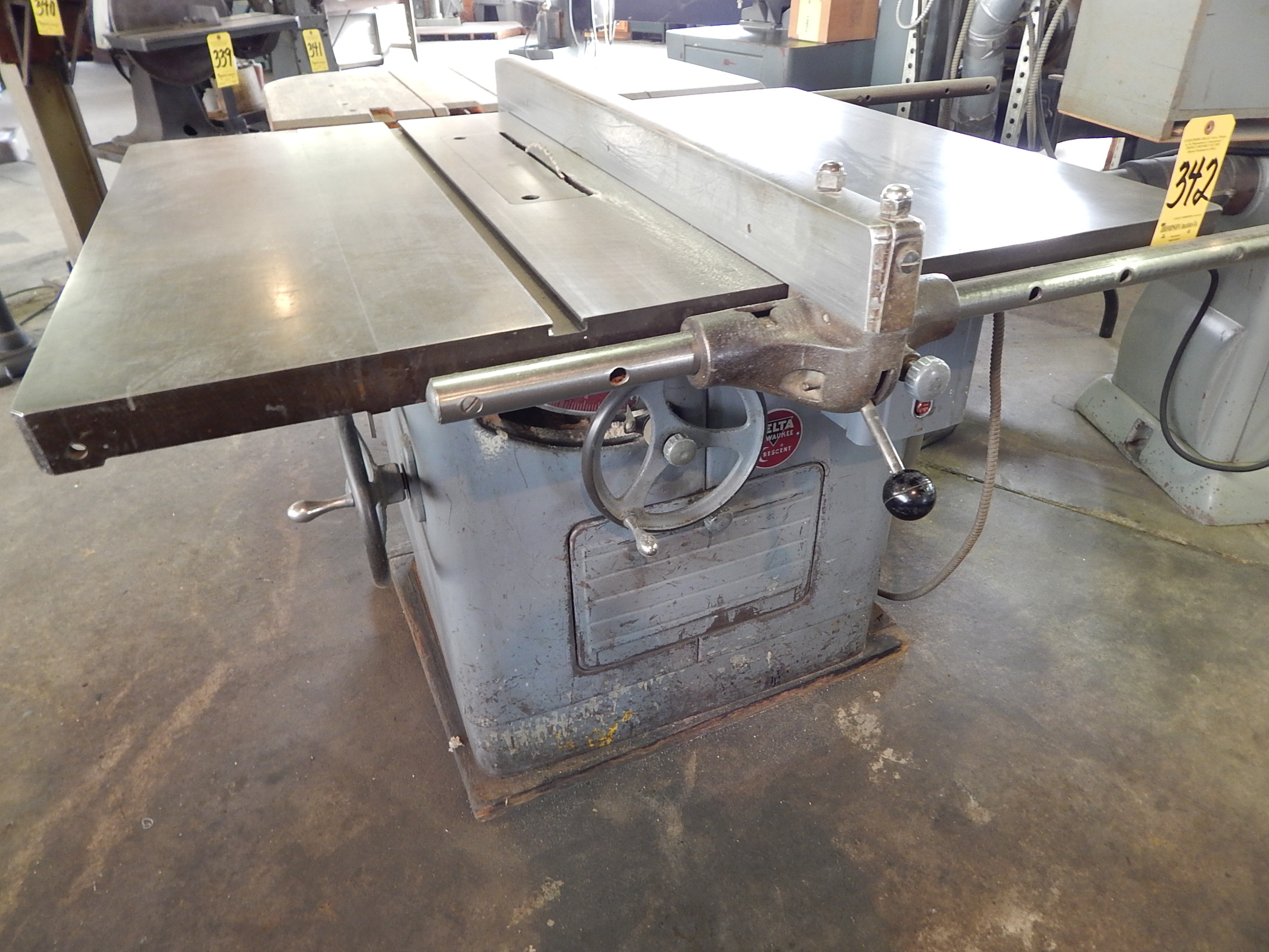 Tilting Arbor Table Saw 