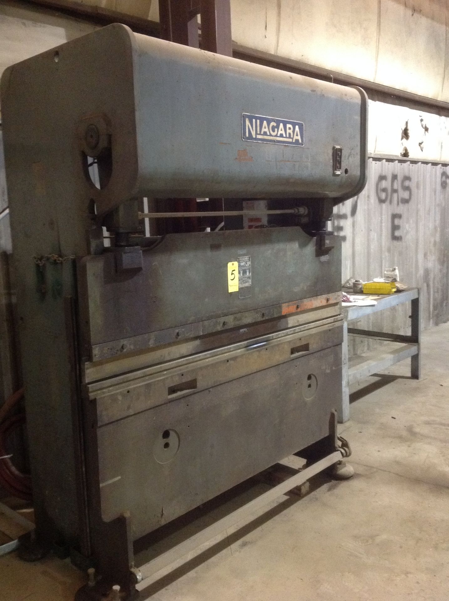 Niagara Model 30-5-6 Power Press Brake, s/n 36929, 30 Ton, 6 Ft. Overall, 5 Ft. 2 In. Between - Image 4 of 4