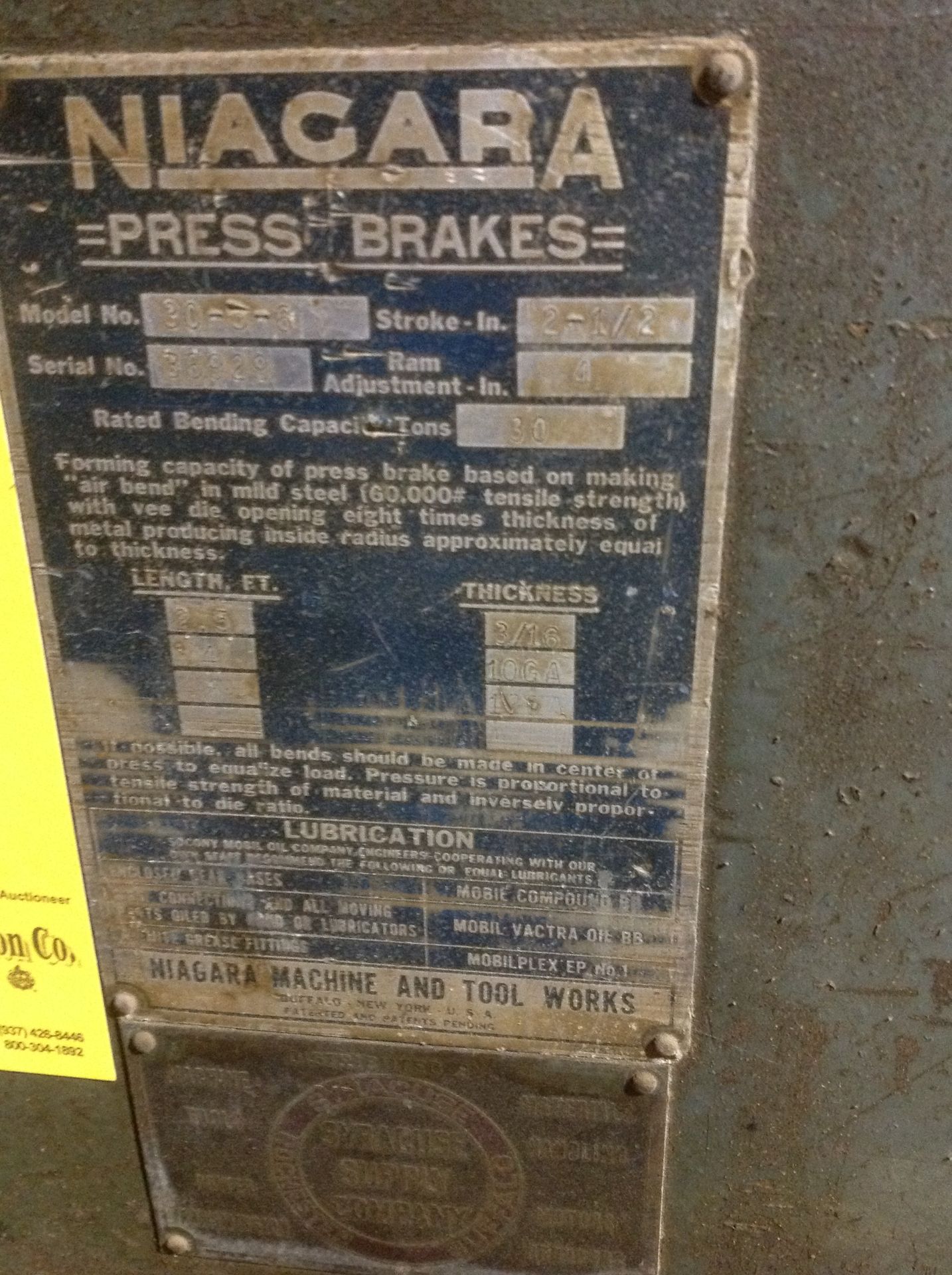 Niagara Model 30-5-6 Power Press Brake, s/n 36929, 30 Ton, 6 Ft. Overall, 5 Ft. 2 In. Between - Image 3 of 4