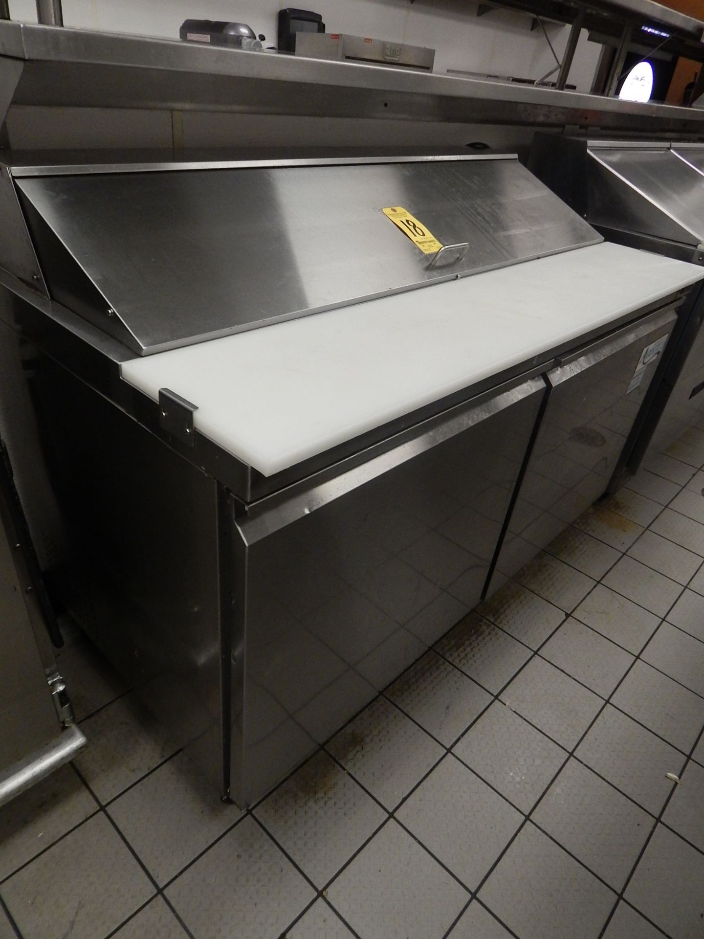 AVANTCO Model 178SCL260 Refrigerated Sandwich Prep Table, SN 651842120006 - Image 4 of 4