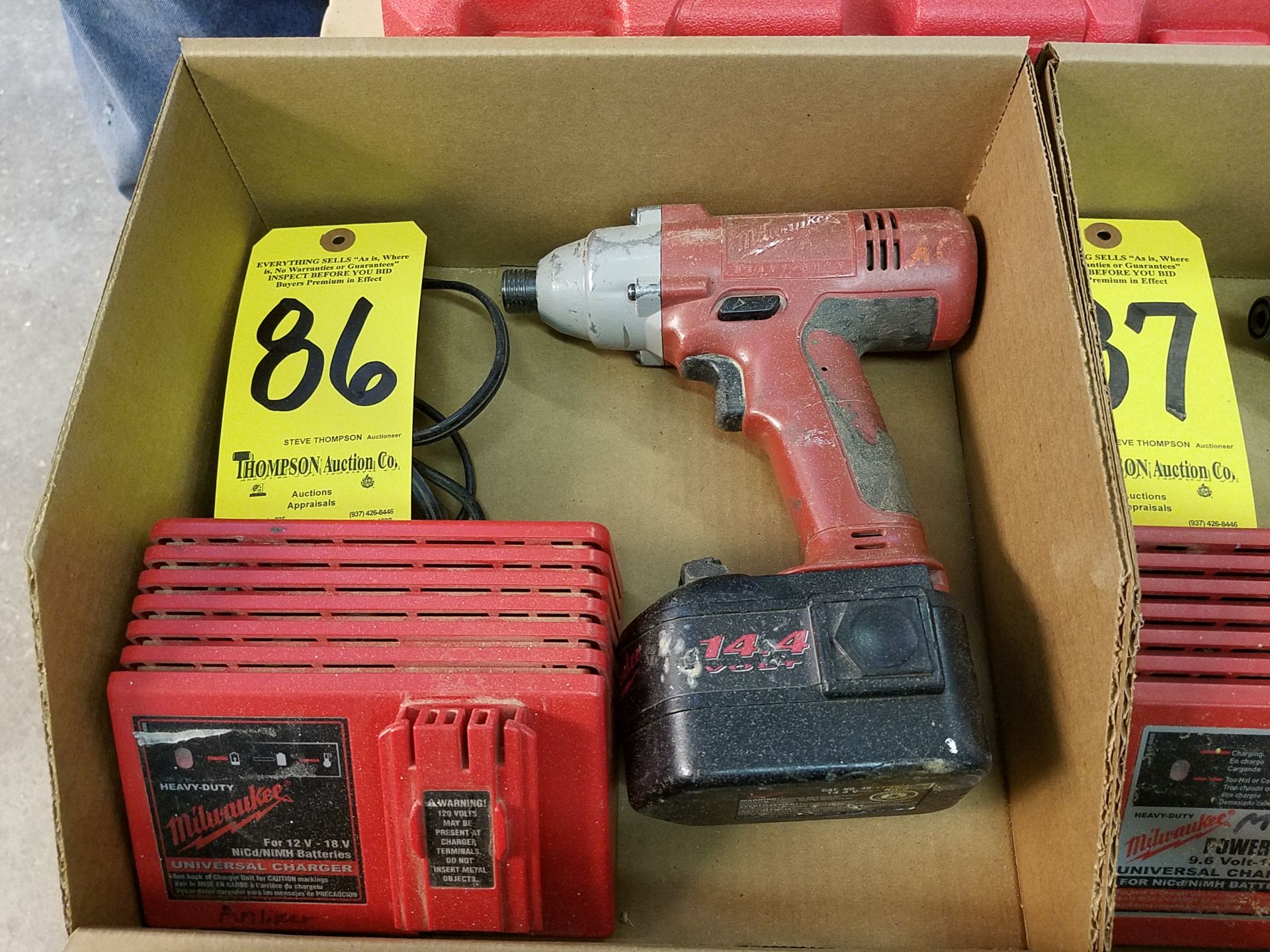 Milwaukee Cordless Impact Driver w/Charger 14.4 V