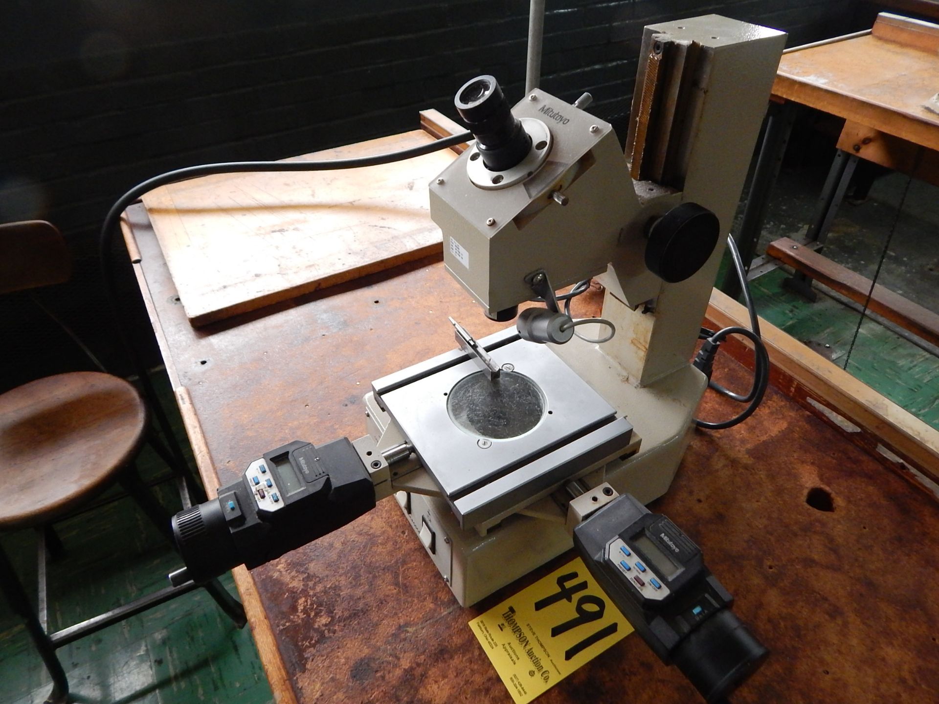 Mitutoyo Model 176-901-1A Toolmaker's Microscope, s/n 80280