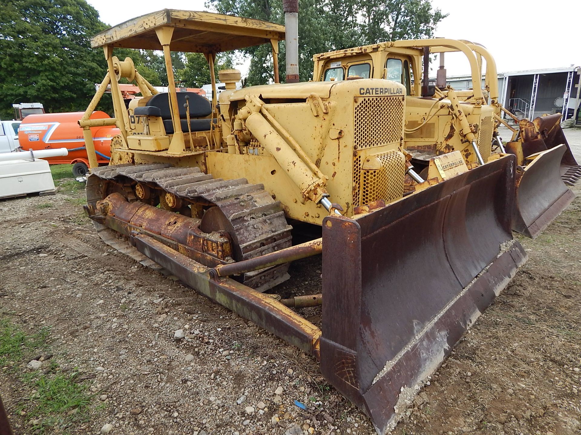 Caterpillar D7C Crawler Dozer, 9 ft 8 in Blade, Hyster D7N Winch, 5 Speed Direct Drive Transmission,