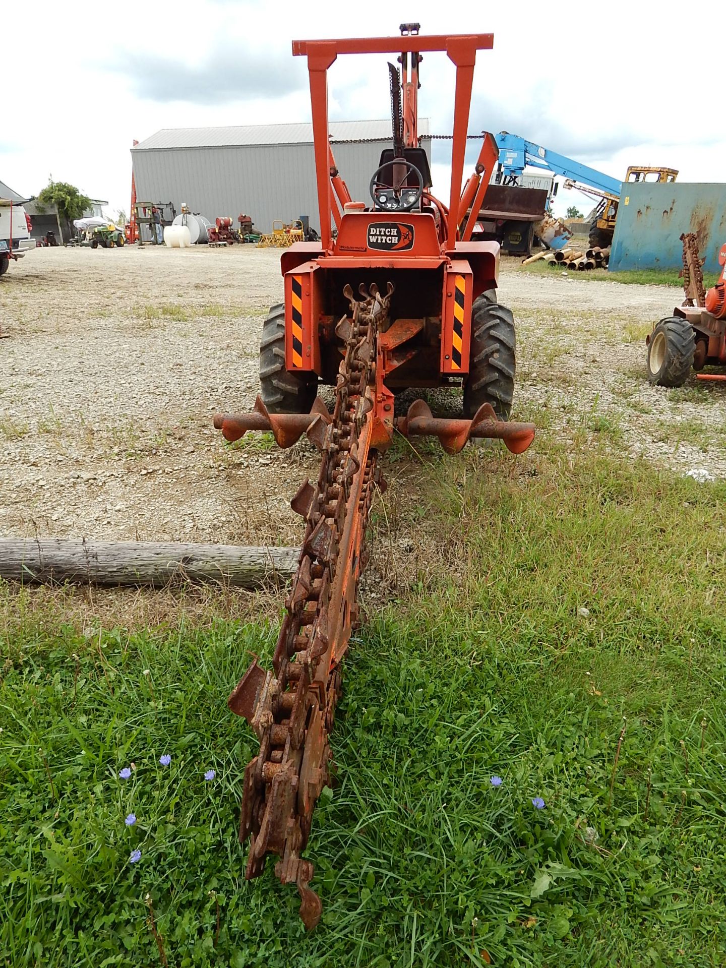 Ditch Witch R65 4 x 4 Trencher w/ 7 ft Depth, 308 Hours, Backhoe Attachment w/ 18 in Bucket, 6 ft - Image 2 of 13