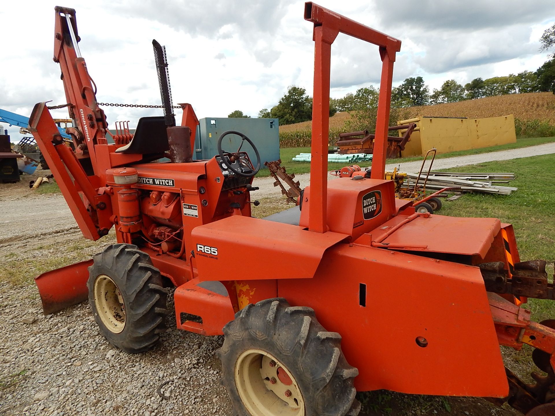 Ditch Witch R65 4 x 4 Trencher w/ 7 ft Depth, 308 Hours, Backhoe Attachment w/ 18 in Bucket, 6 ft - Image 5 of 13