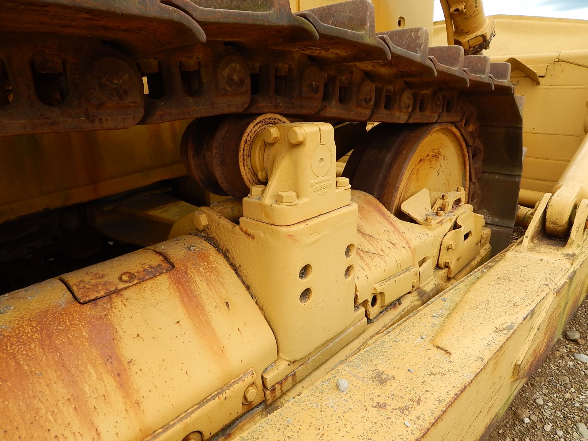 Caterpillar D9H Crawler Dozer, 13 ft 6 in Blade, OROPS, D353 Turbo Engine 420 HP, 3-Speed Powershift - Image 6 of 21