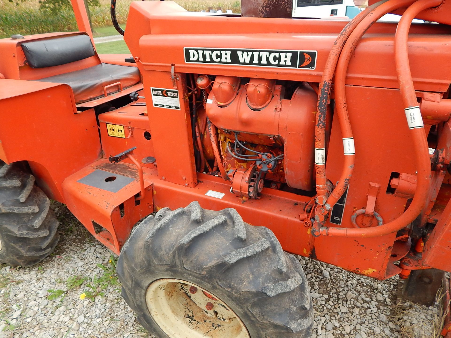 Ditch Witch R65 4 x 4 Trencher w/ 7 ft Depth, 308 Hours, Backhoe Attachment w/ 18 in Bucket, 6 ft - Image 10 of 13