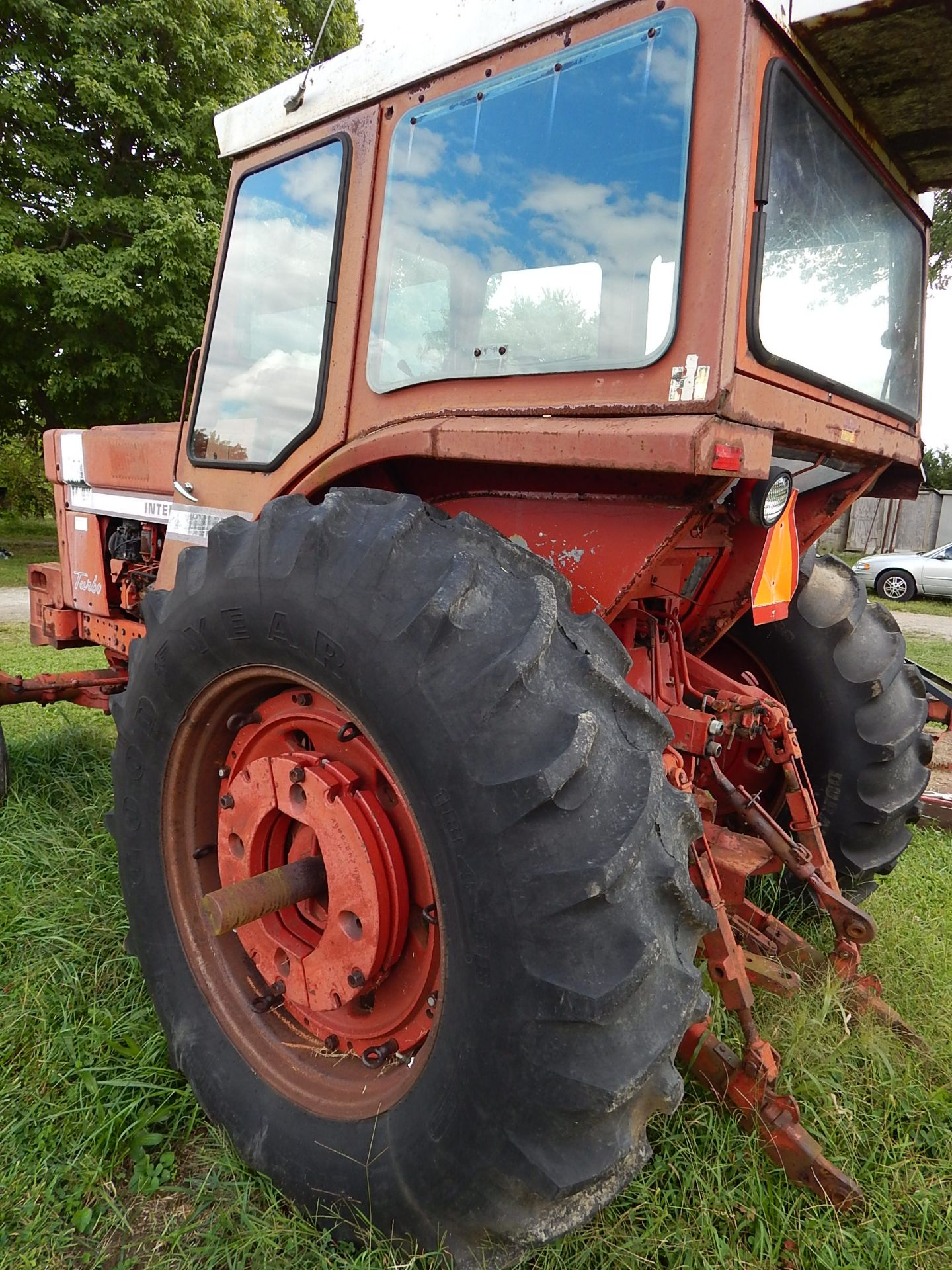 International Model F1466 Turbo, International Harvester DT-436 Engine, Enclosed Cab, s/n - Image 7 of 14