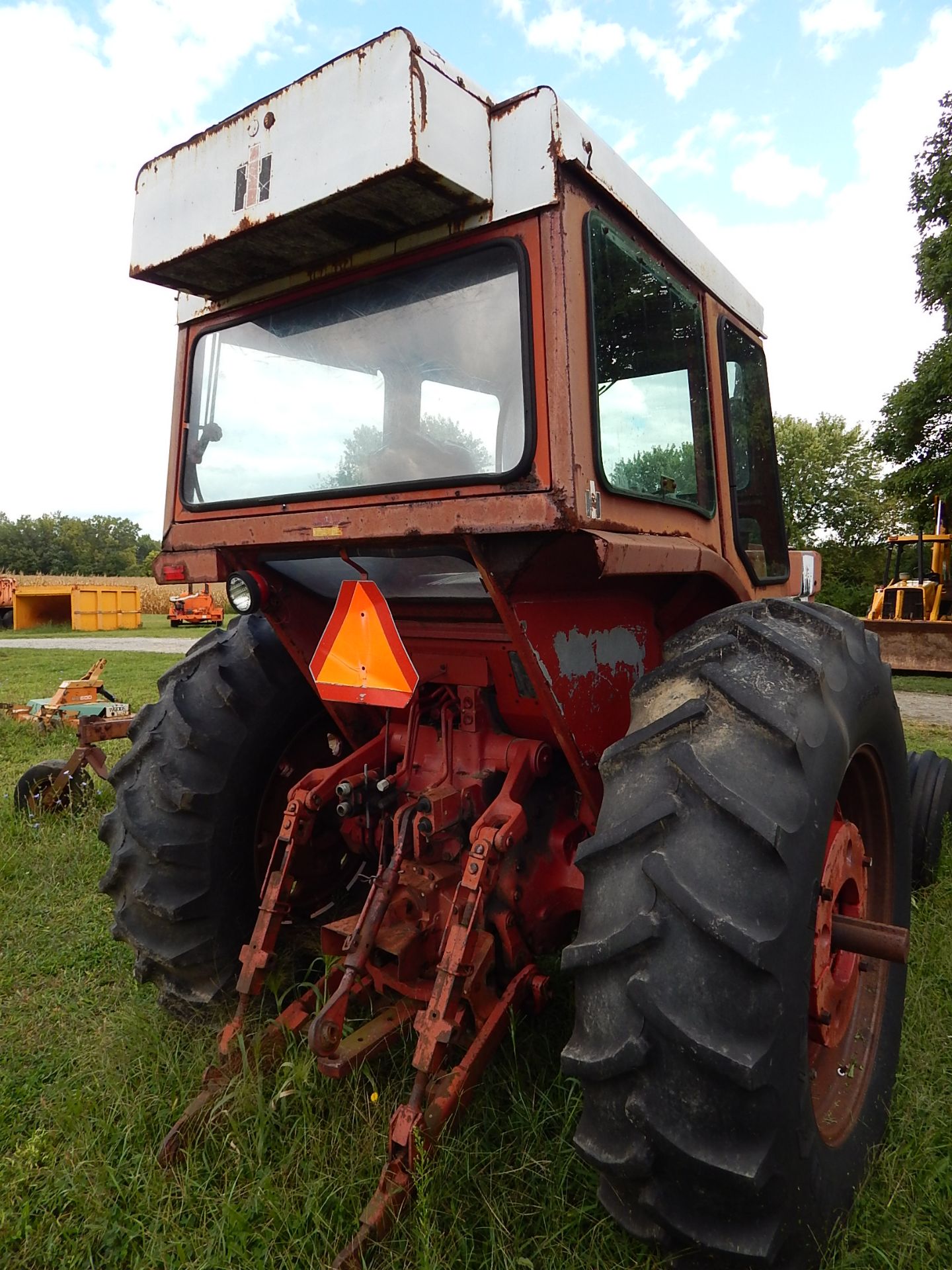 International Model F1466 Turbo, International Harvester DT-436 Engine, Enclosed Cab, s/n - Image 5 of 14