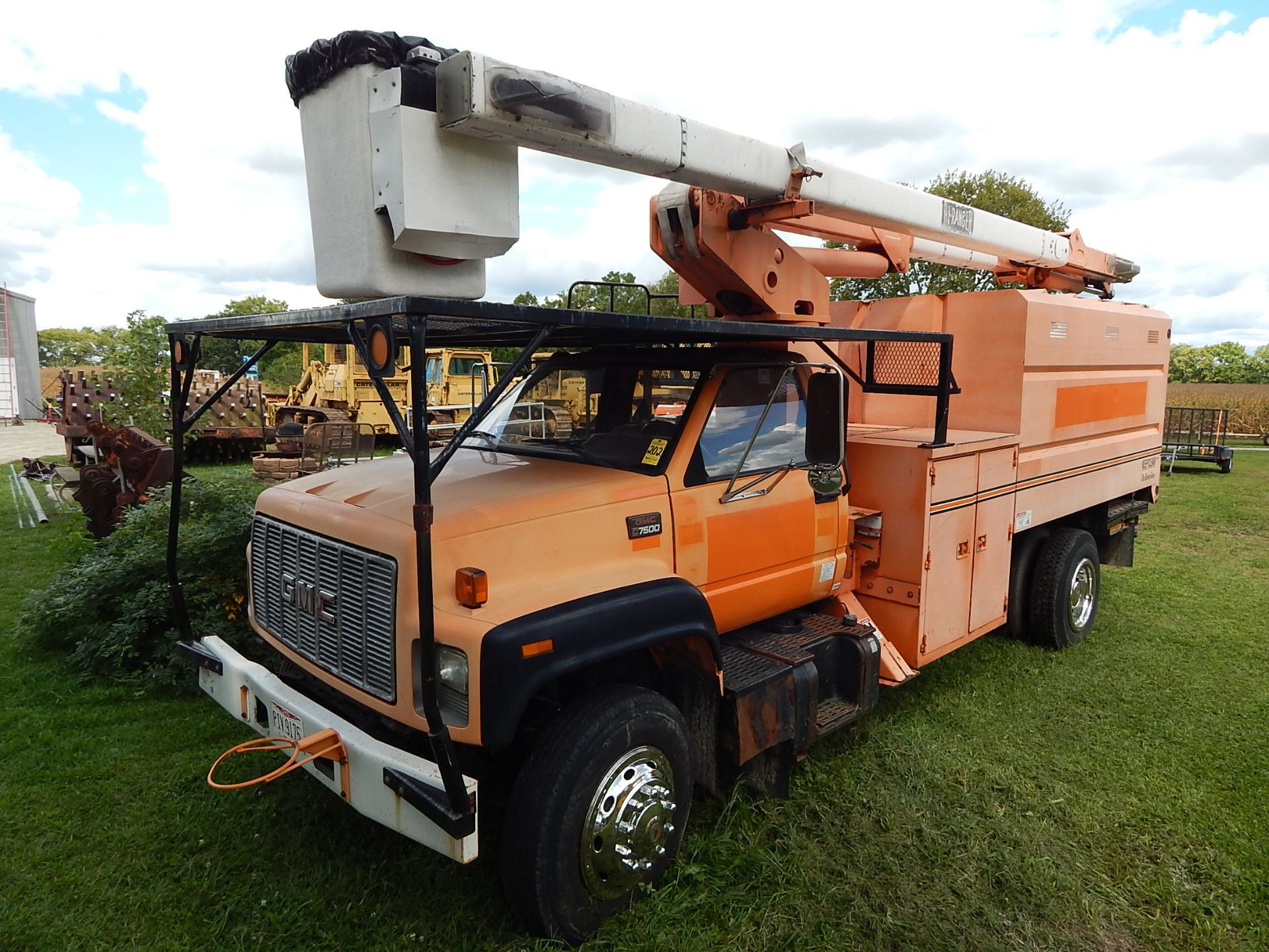 2002 Chevrolet C7500 Bucket Truck, Hi-Ranger XT55 Boom, 55 ft. 350 lb Capacity, 8.1 Liter Gas