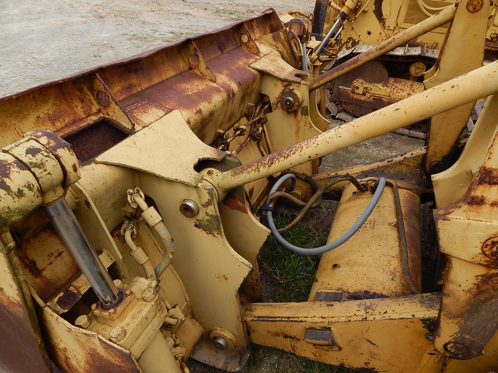 Caterpillar 977K Crawler Loader, 170 HP, 2.5 Yd. 8 ft 4-Way Bucket, OROPS, 10,352 Hours, sn 11K2609 - Image 4 of 20