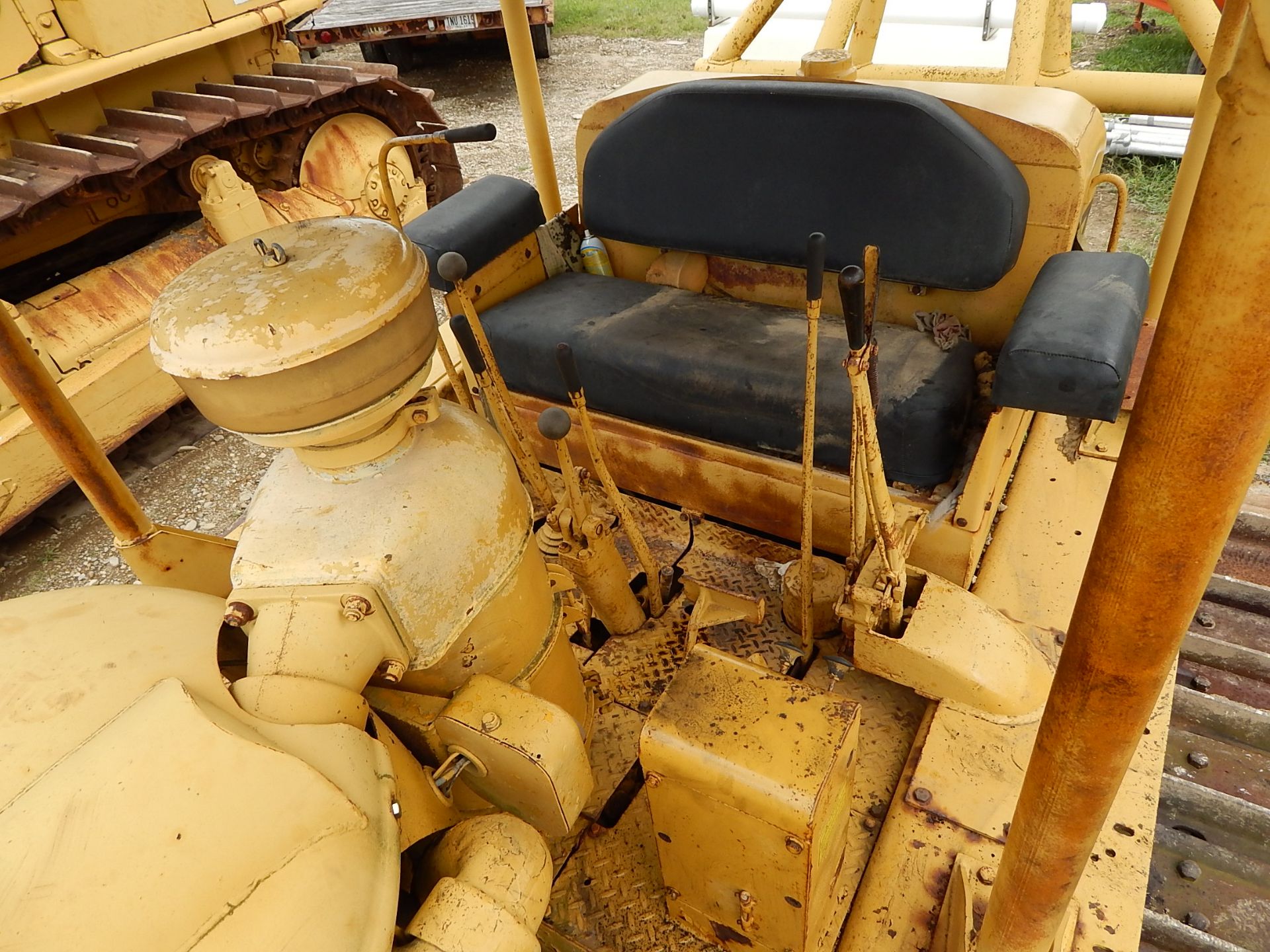 Caterpillar D7C Crawler Dozer, 9 ft 8 in Blade, Hyster D7N Winch, 5 Speed Direct Drive Transmission, - Image 16 of 21