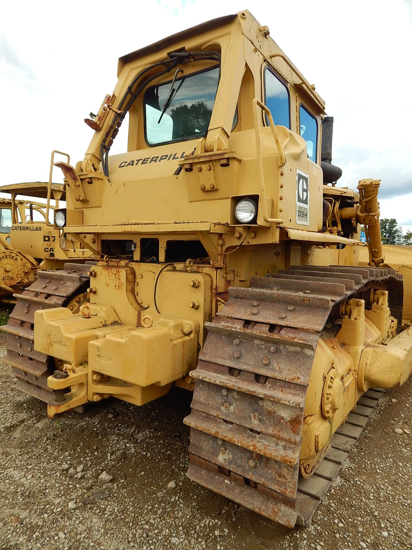 Caterpillar D9H Crawler Dozer, 13 ft 6 in Blade, OROPS, D353 Turbo Engine 420 HP, 3-Speed Powershift - Image 9 of 21