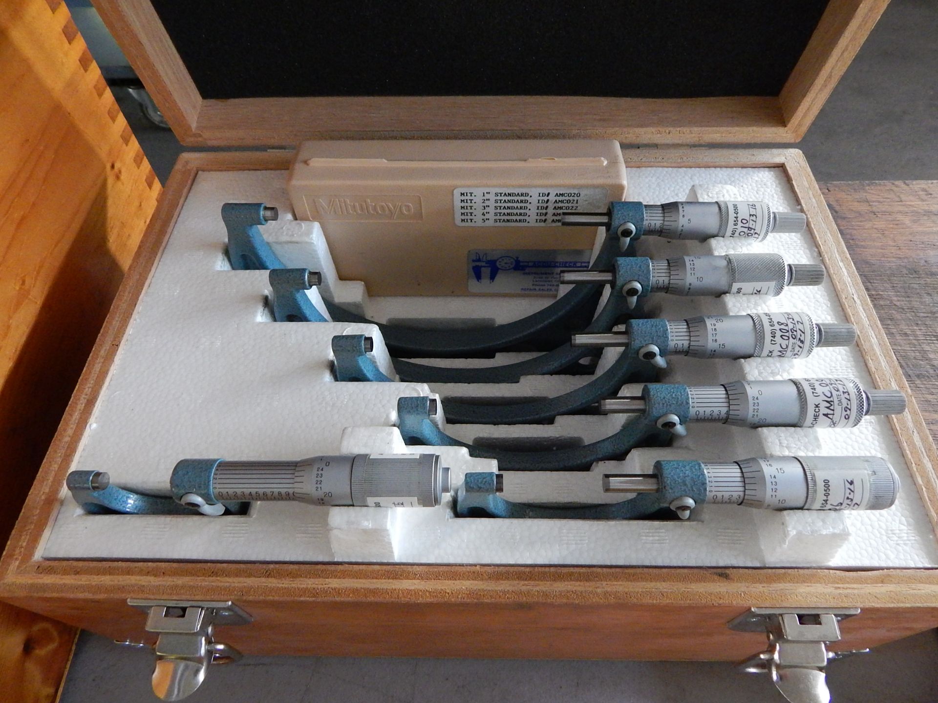 Mitutoyo Micrometer Set, 0 - 6 In.