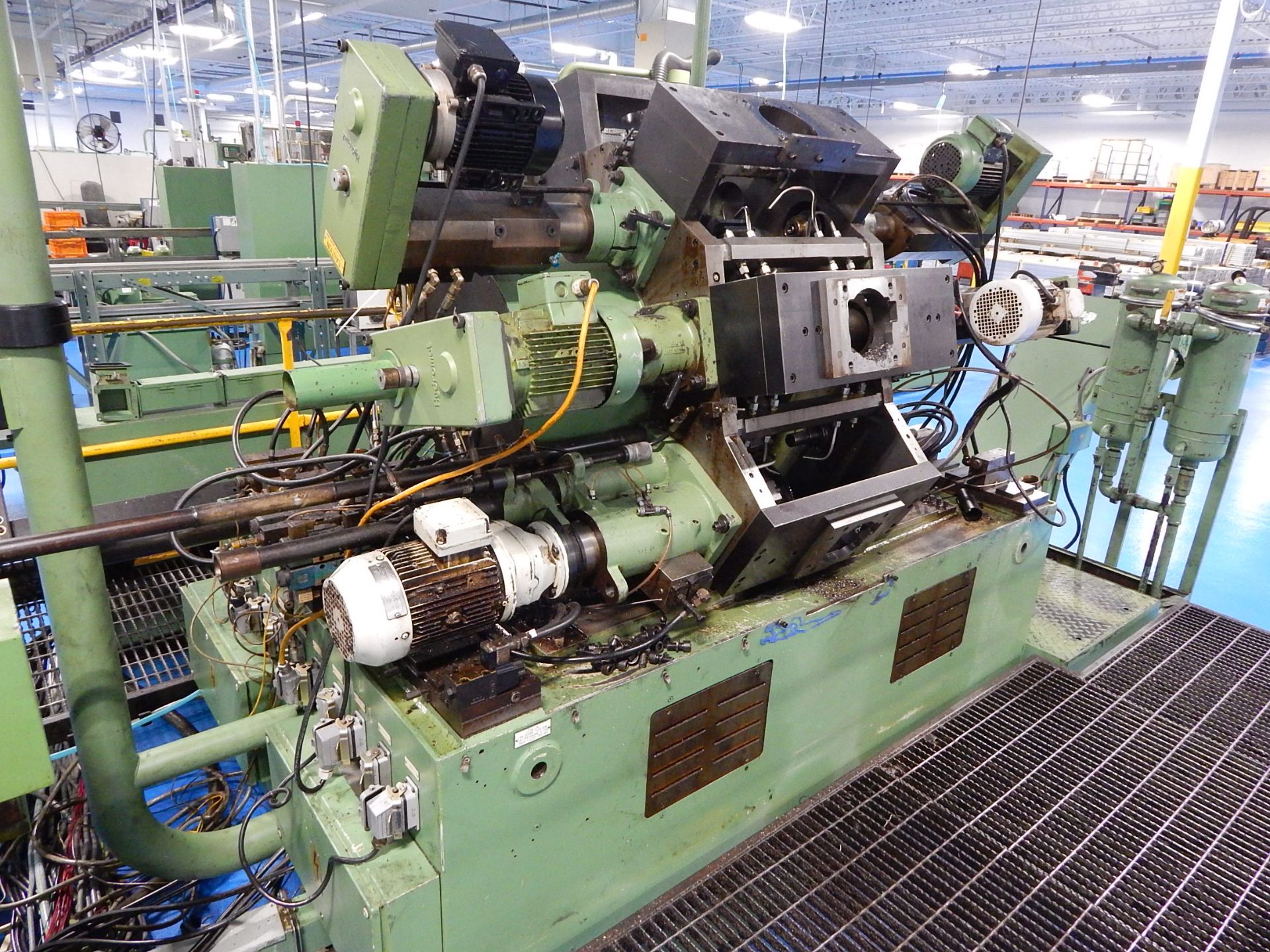 Hydromat Model V8 Rotary Transfer Machine, s/n V8-26, New 1995, 12 Horizontal Stations, 6 Vertical