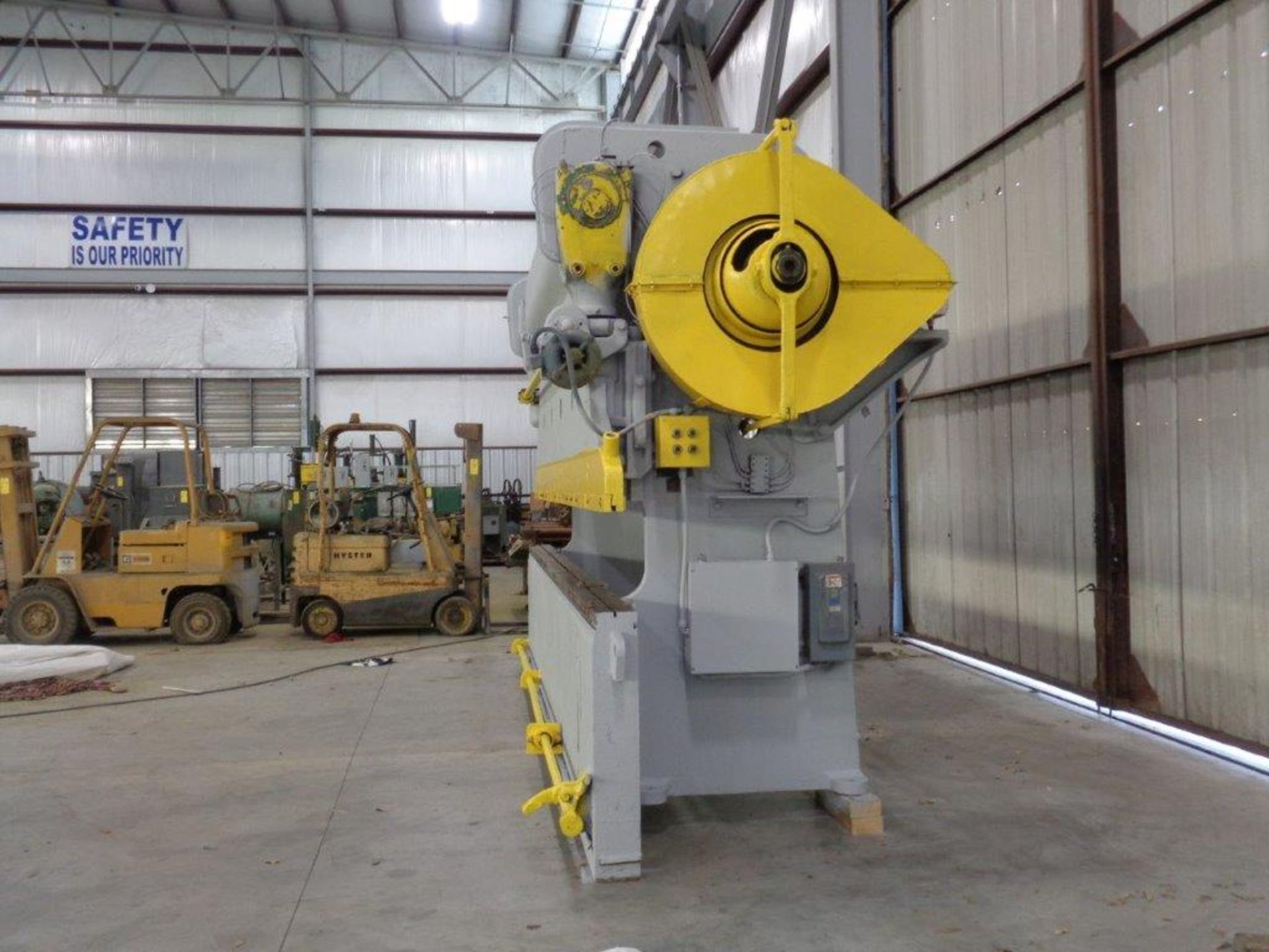 Cincinnati 225 Ton X 17 Ft. Overall Power Press Brake, s/n 14866, Loading Fee $1,000.00 - Image 3 of 3