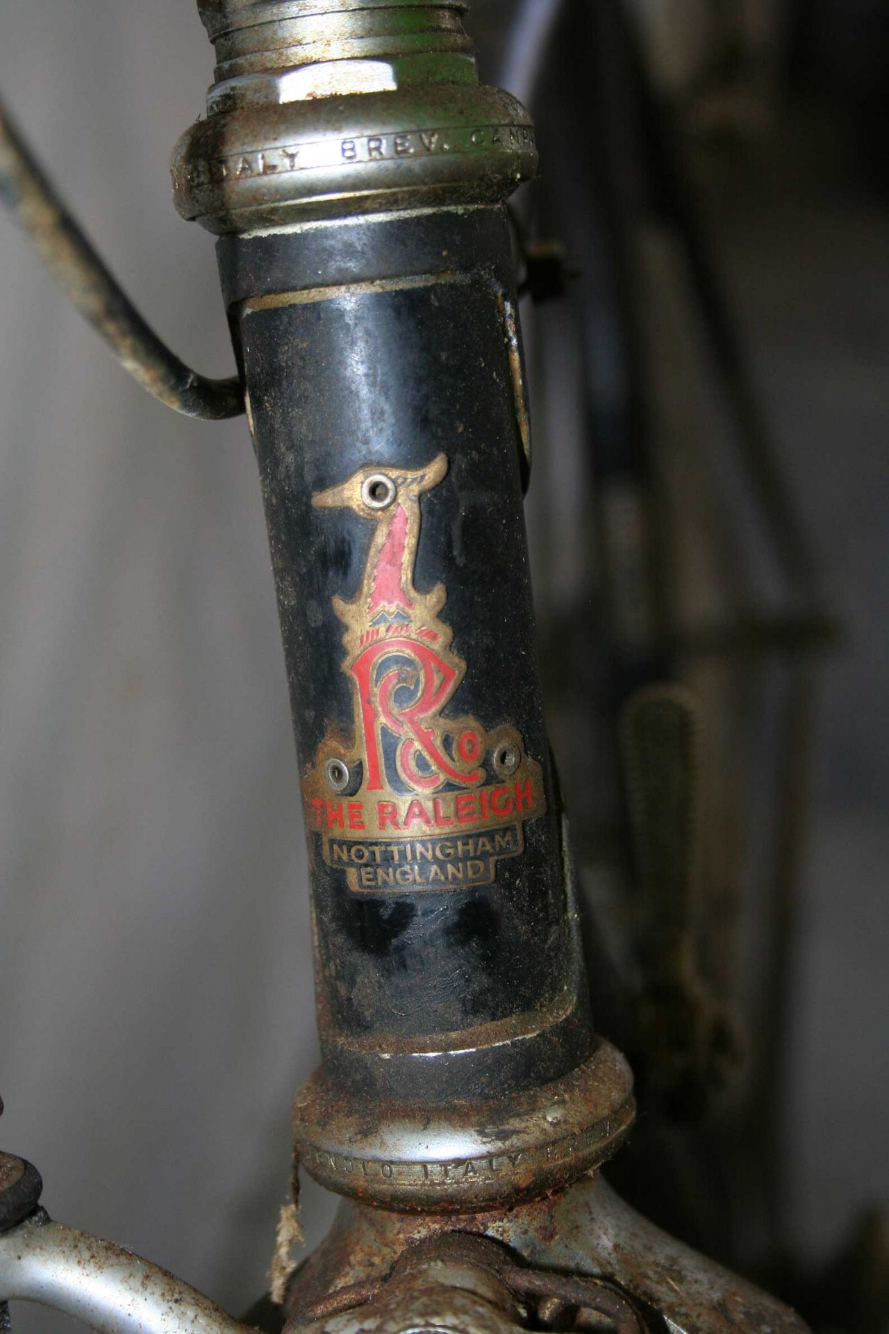 Vintage Raleigh Road Bicycle w/ Campagnola components - Image 3 of 3
