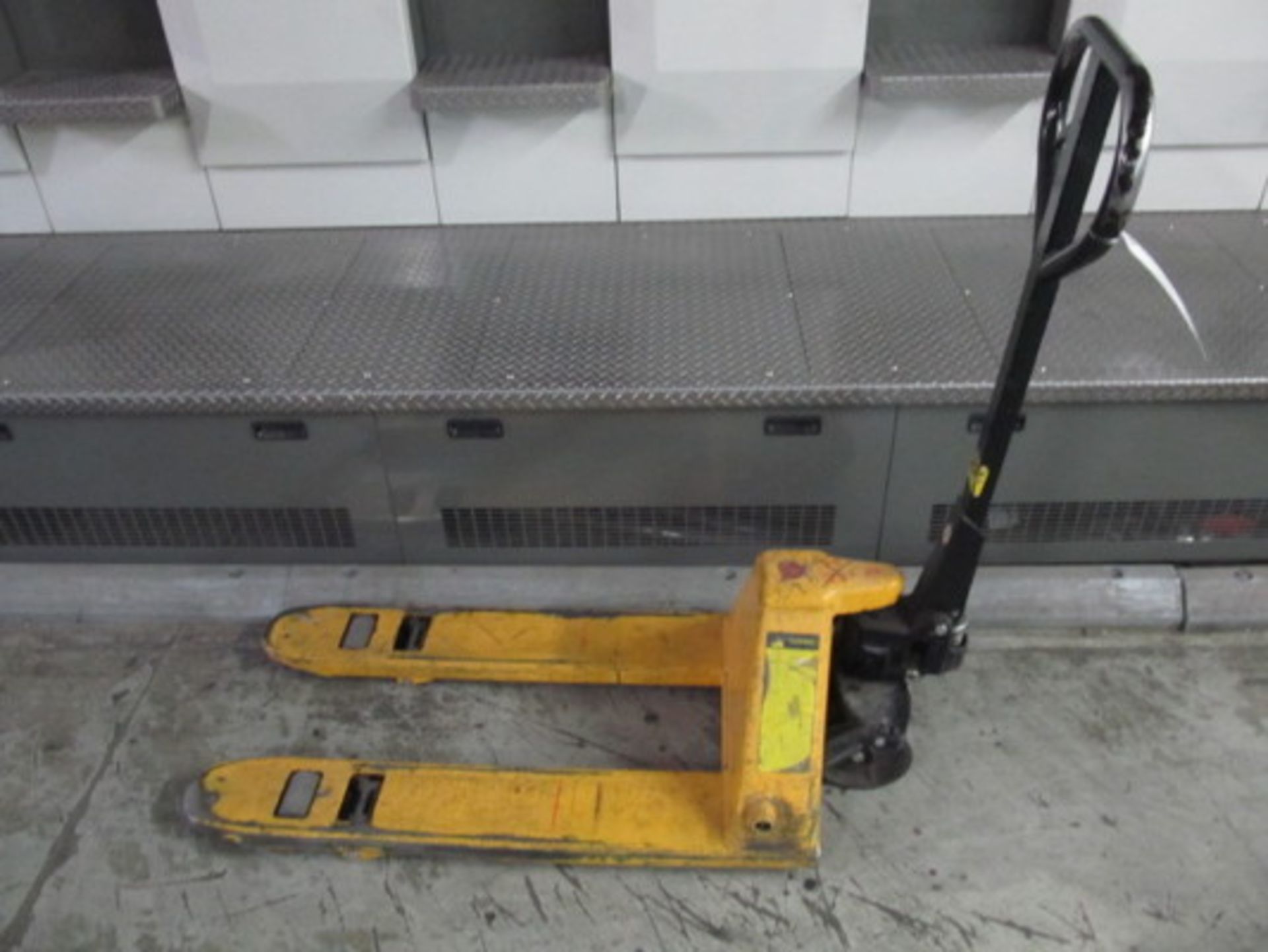 Narrow Short Fork 3500lb Capacity Pallet Jack - Asset Location: Sun Valley, CA