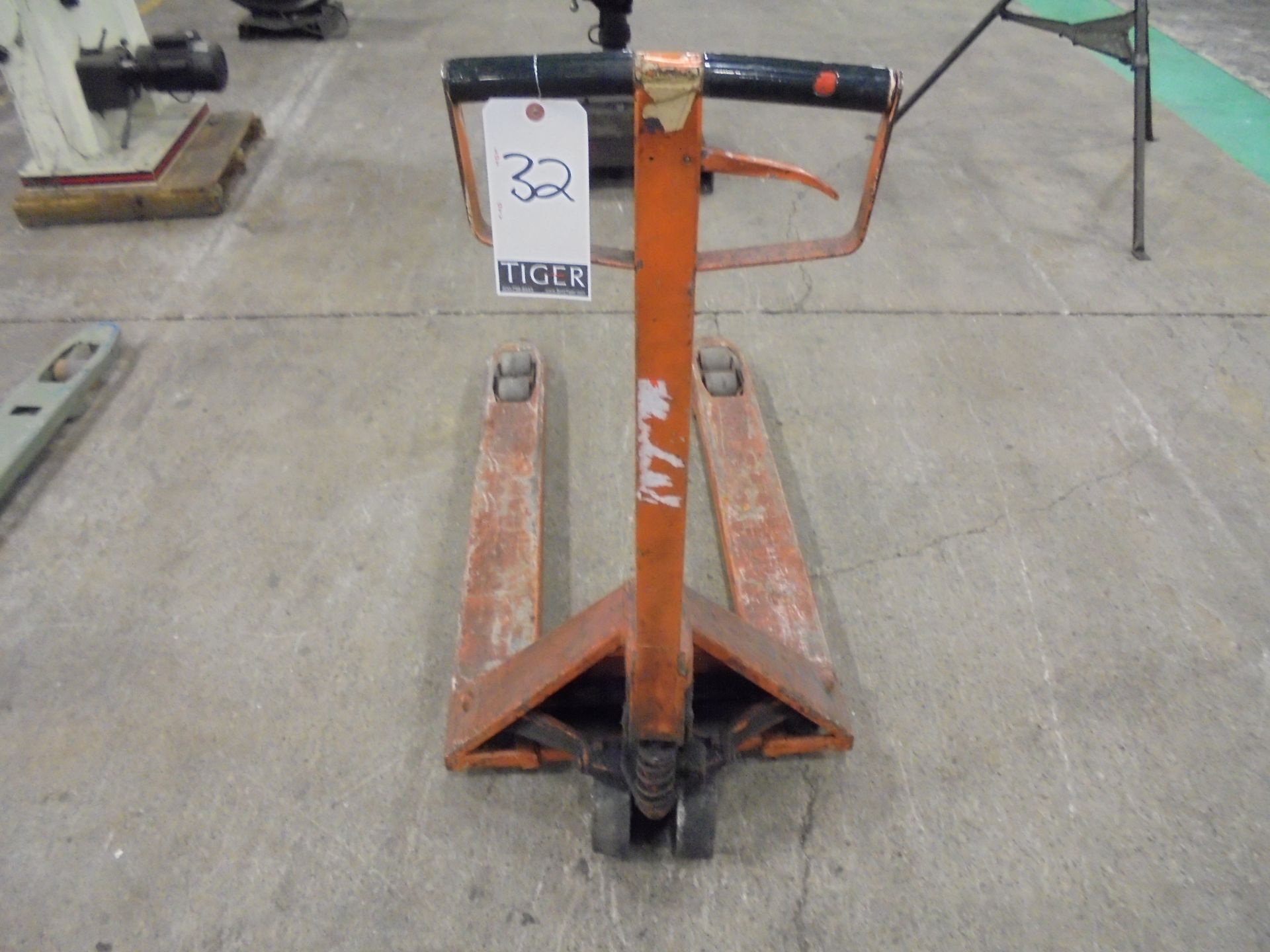 Hydraulic Pallet Jack - Site Location: Bluffton, IN