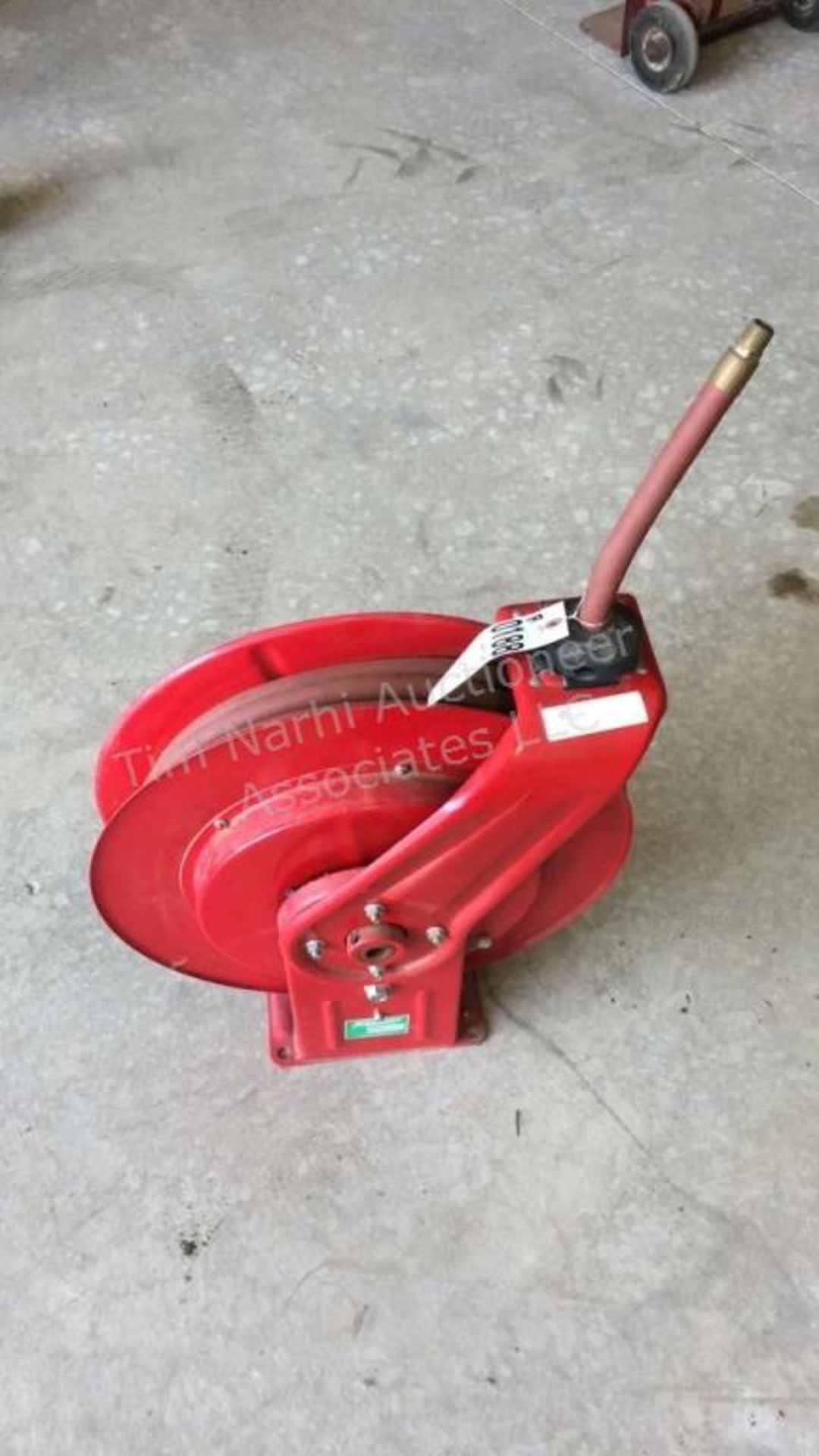 A: Large retractable speedaire airhose reel & hose - Image 2 of 3