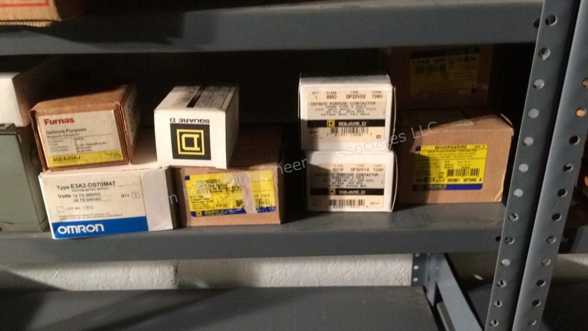 B: contents of two shelves – electrical supplies - Image 16 of 20