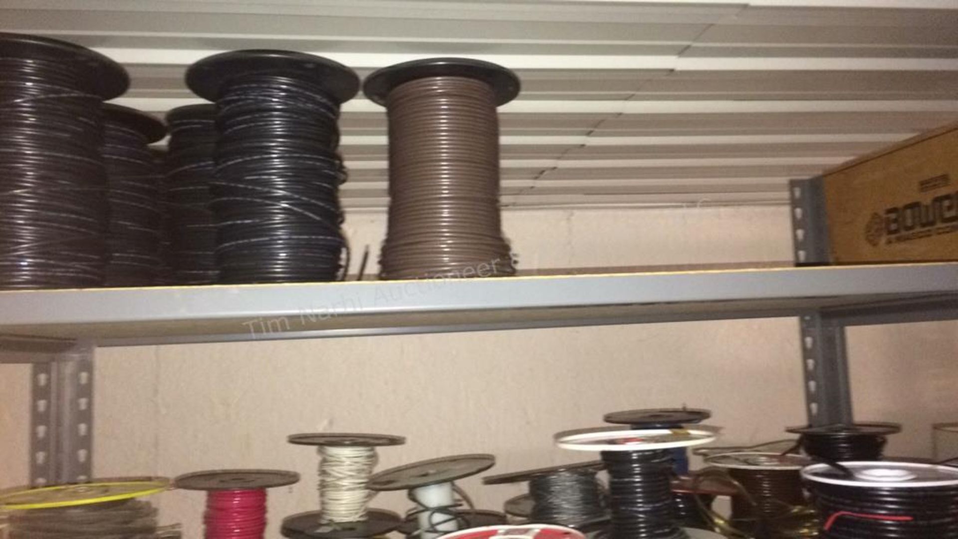 B: contents of 2 shelves - spools of wire - Image 8 of 40