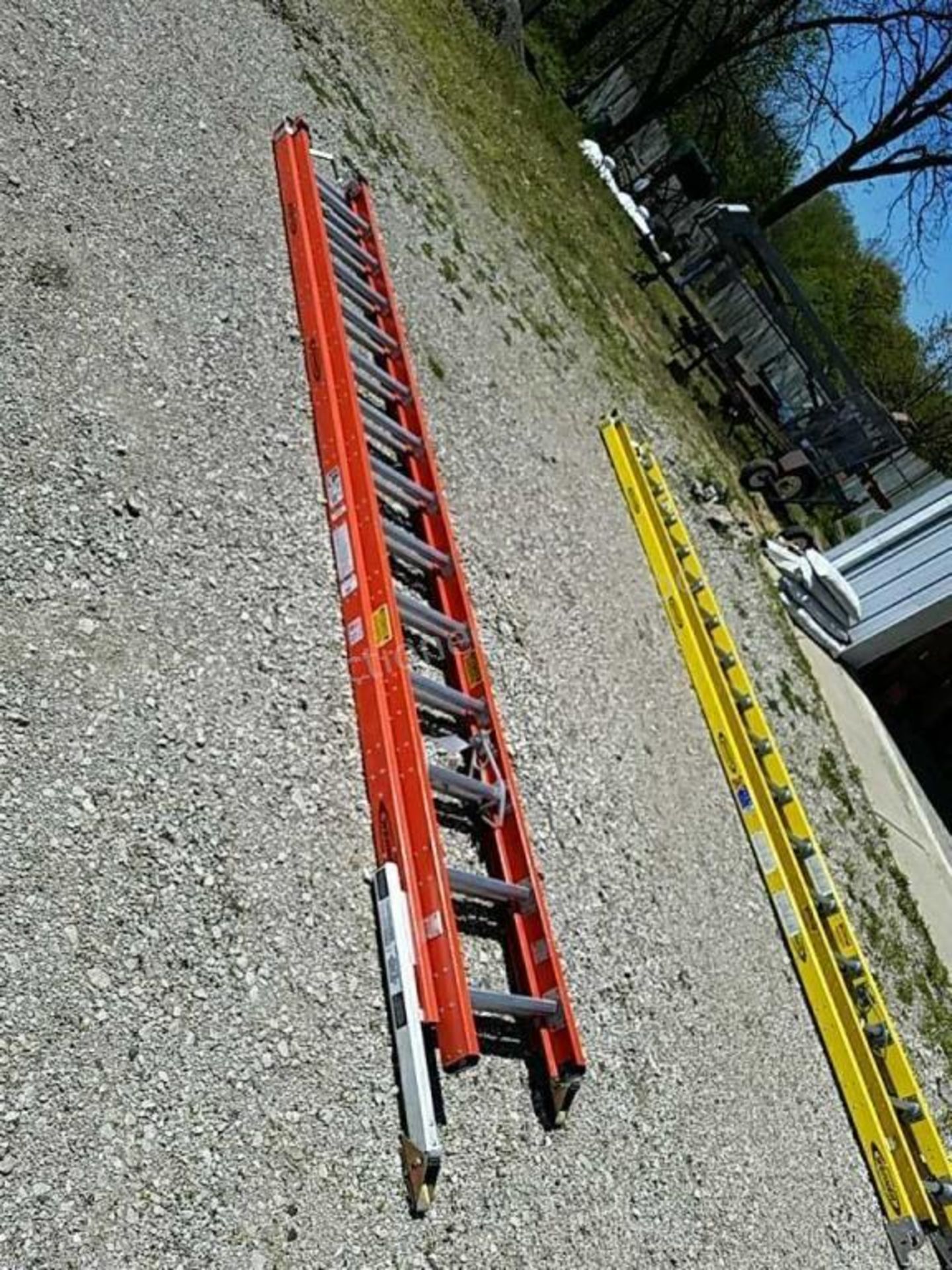 Werner 28' fiberglas extension ladder