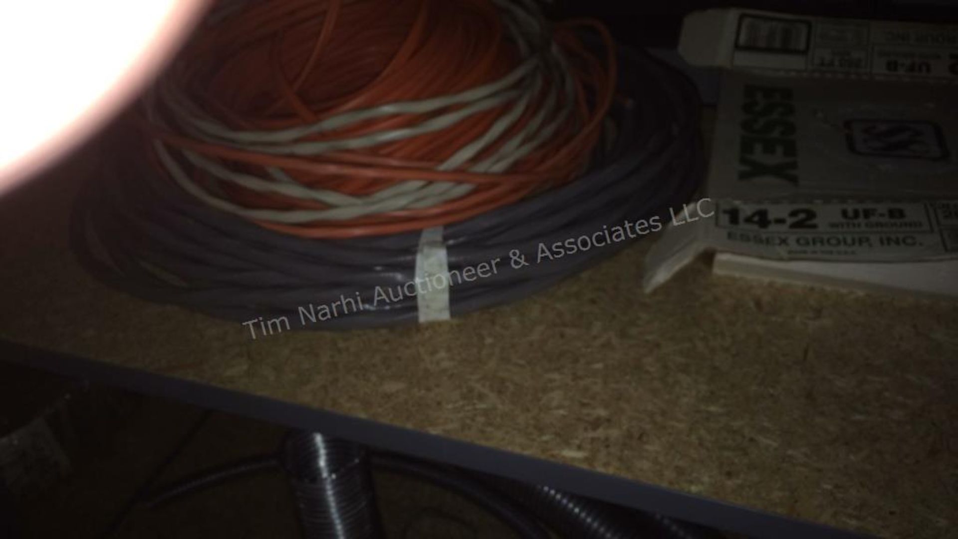 B: contents of three shelves – wire and cable - Image 8 of 11