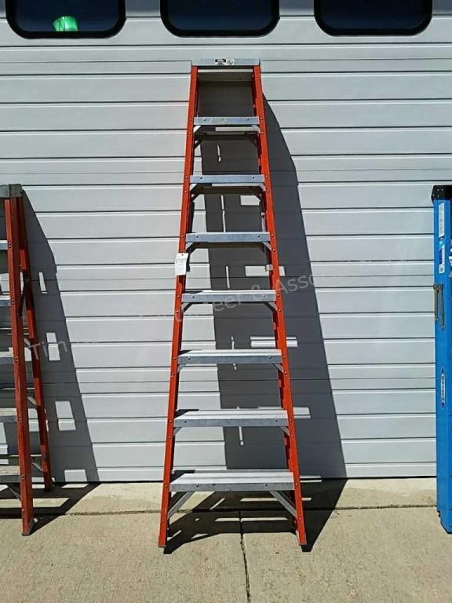 Werner 8' fiberglas double sided step ladder