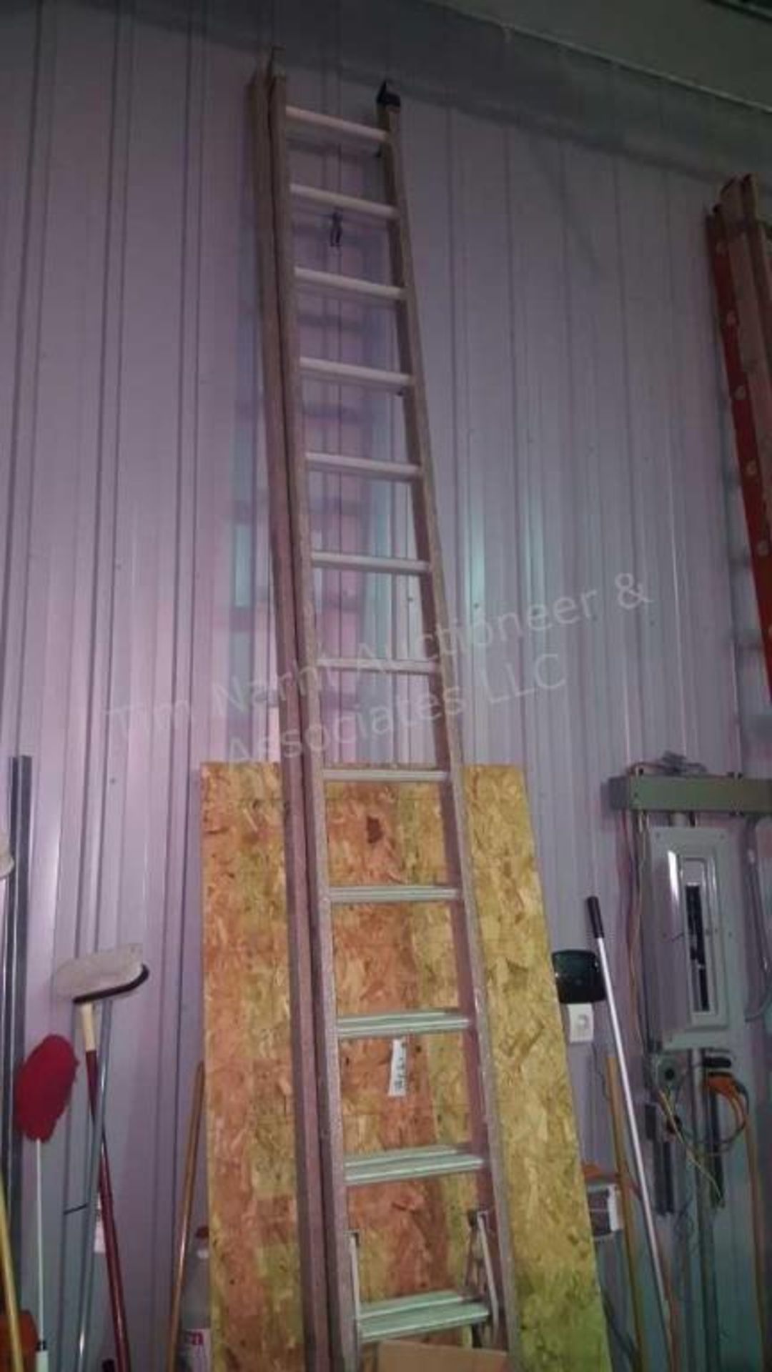 Werner 25' fiberglass extension ladder