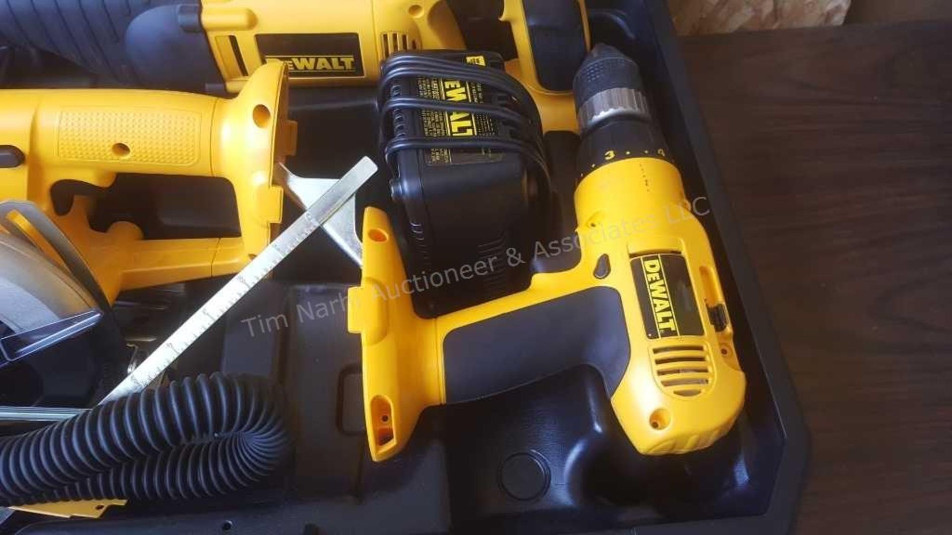 Dewalt 18v cordless tool set - Image 4 of 5