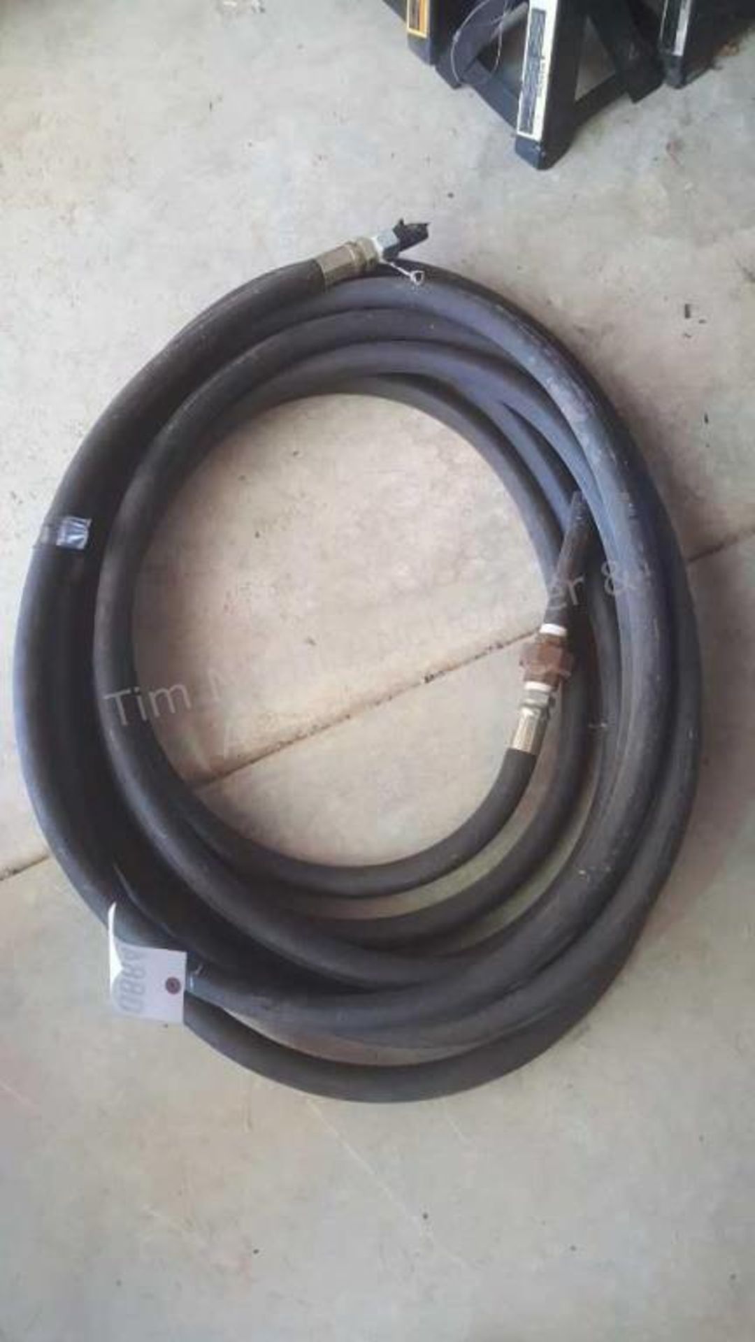 Length of large diameter hydraulic hose