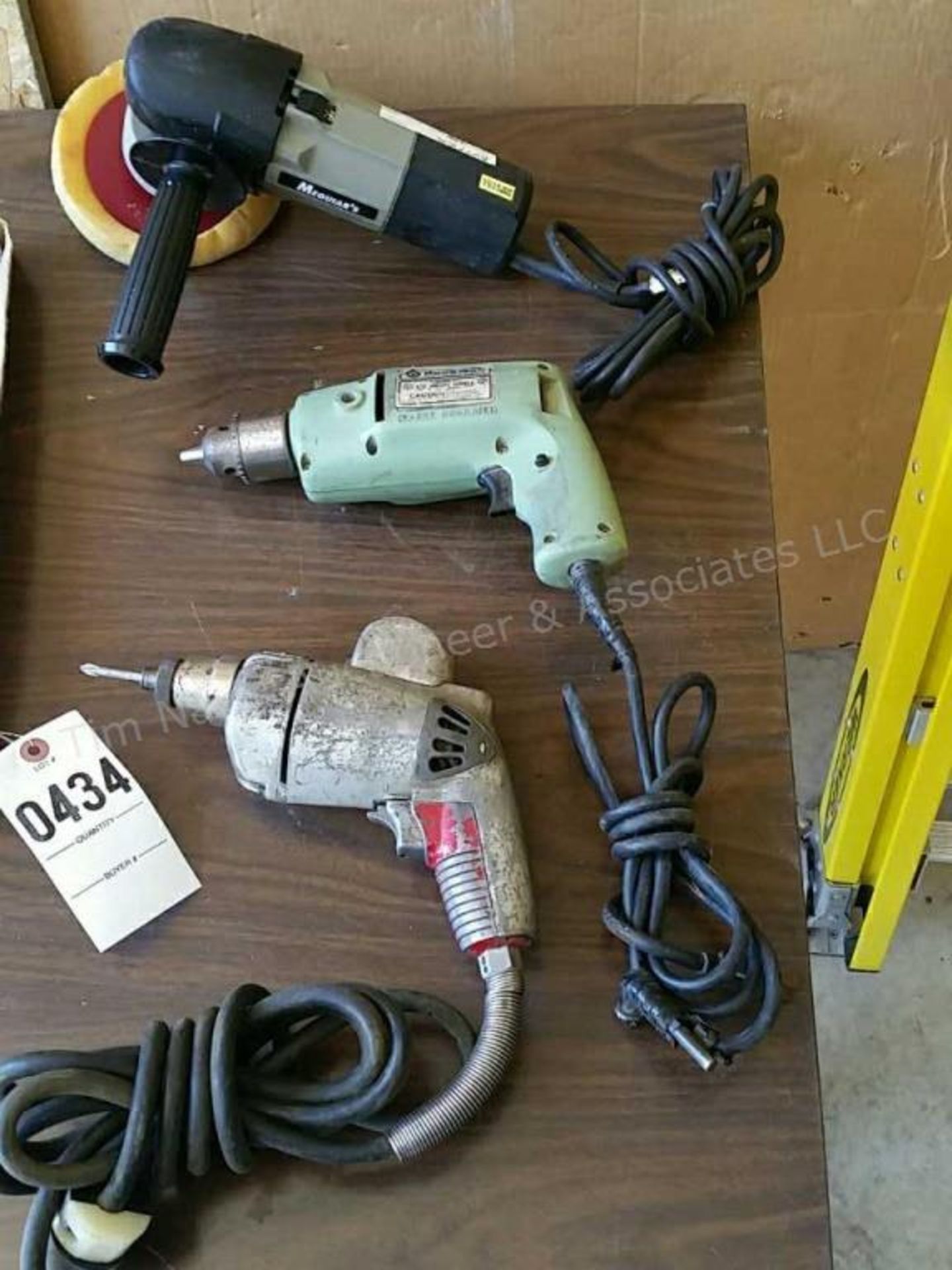 B/L group of three 110v power tools - Image 2 of 2