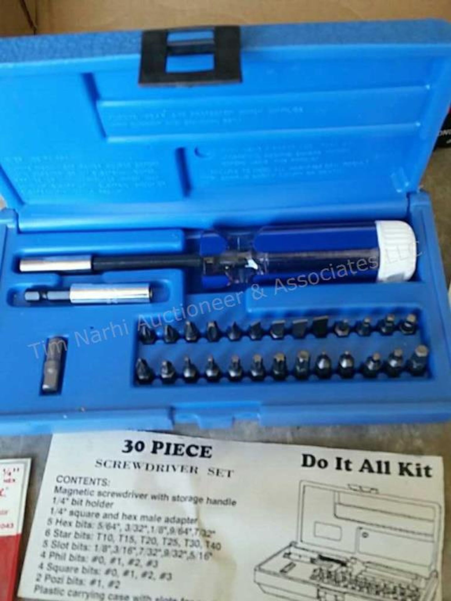 B/L 30 pc screwdriver set in case & extra bits - Image 2 of 3
