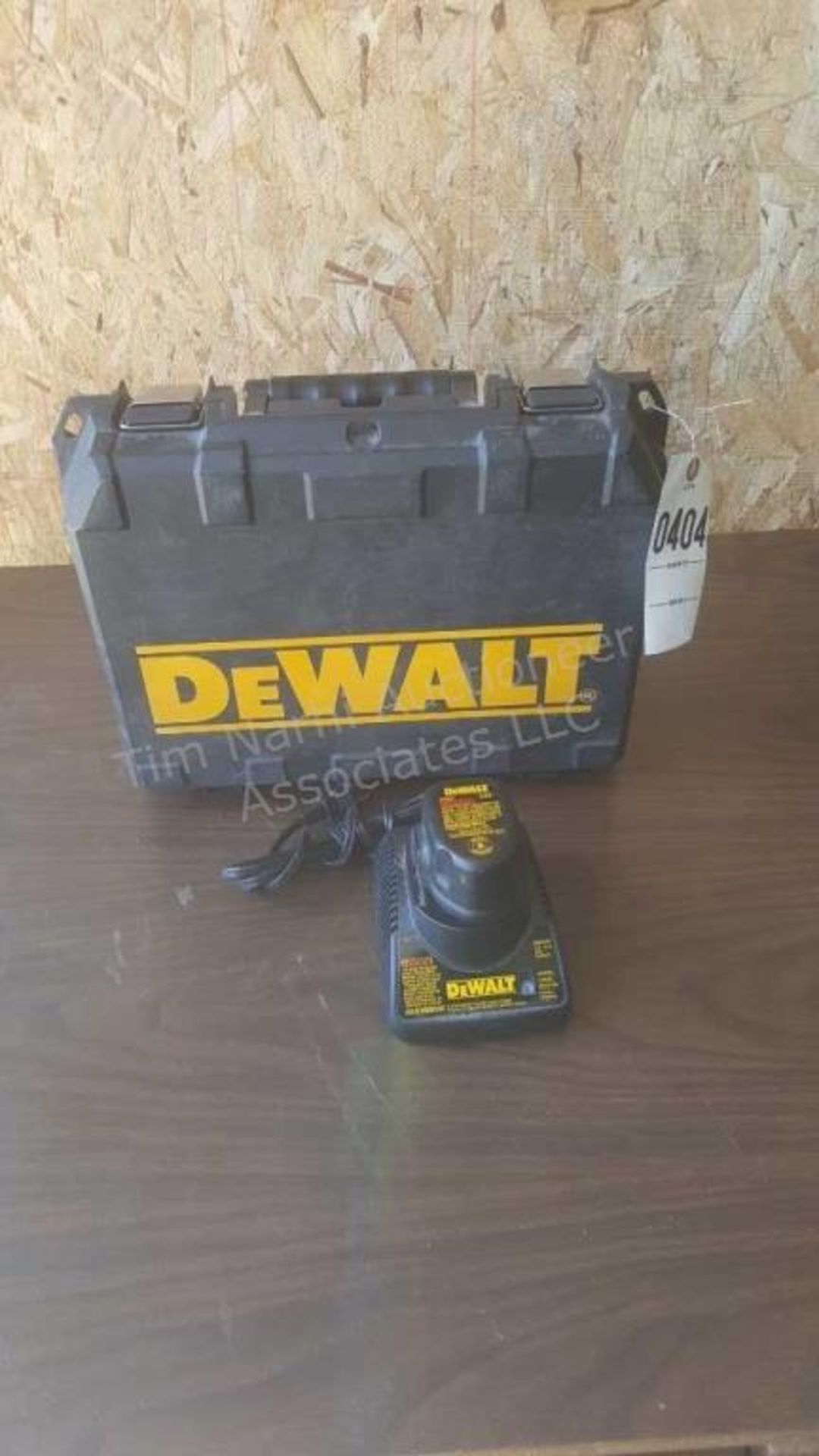 Dewalt charger, battery, & case